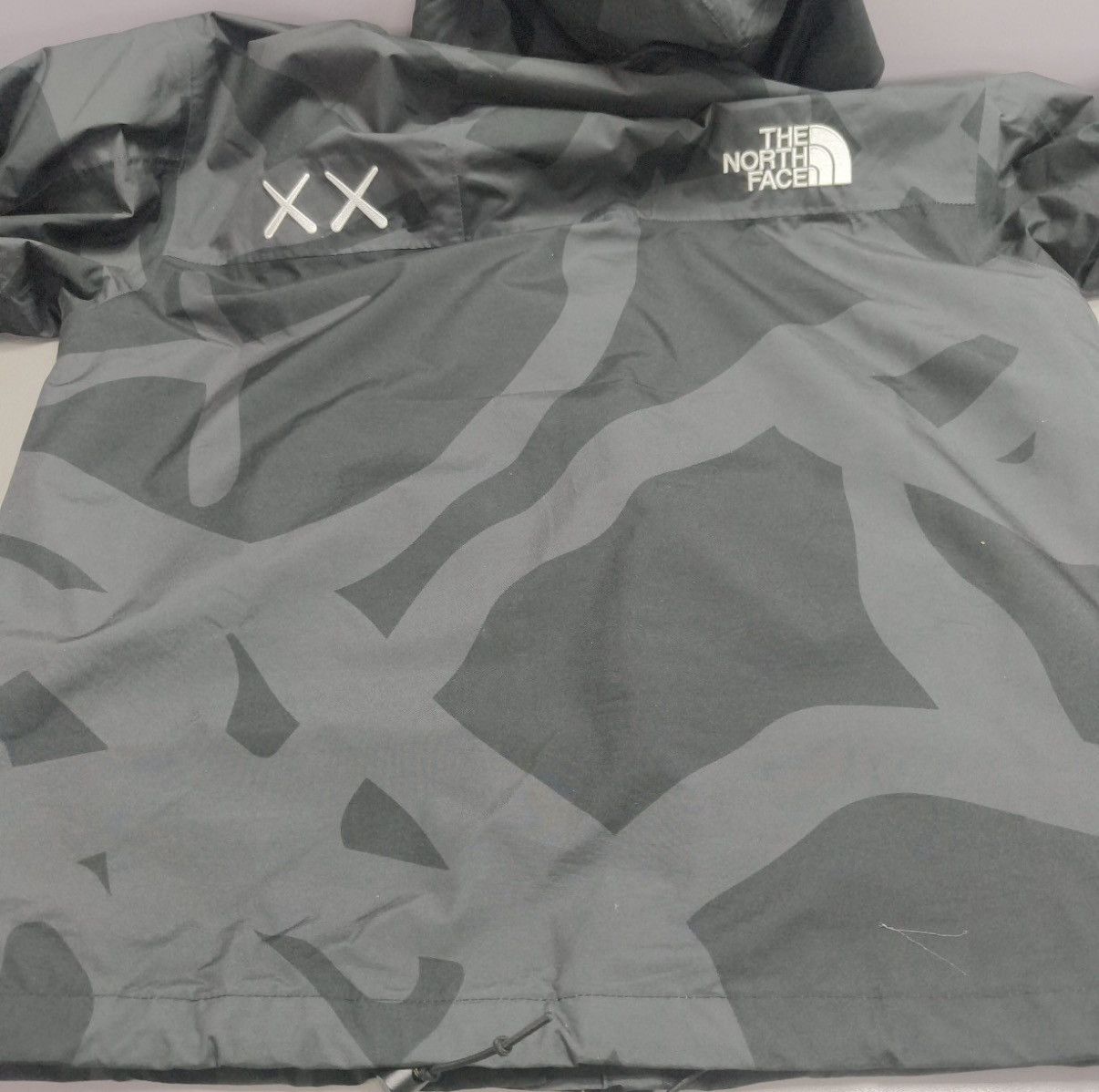 Supreme × The North Face The North Face x KAWS Retro 1986 Mountain Jacket Size US M / EU 48-50 / 2 - 16 Thumbnail