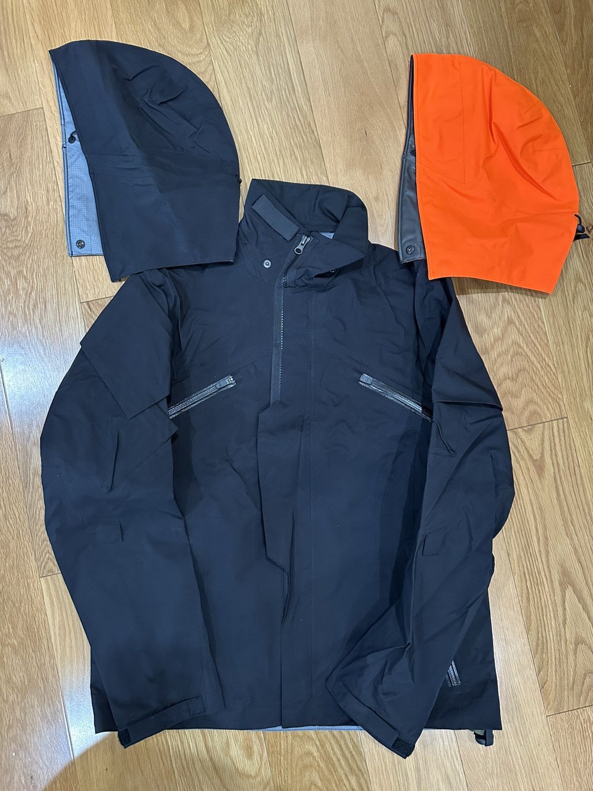 Acronym Acronym J1B-GT Size US S / EU 44-46 / 1 - 2 Thumbnail