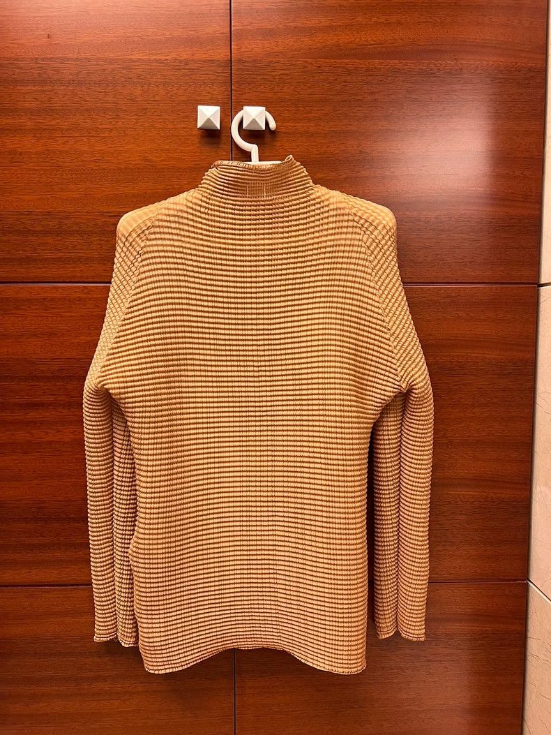 Issey Miyake issey miyake Puffed-sleeve high-neck top 2506-Nextarrow Size XXS / US 00 / IT 34 - 1 Thumbnail