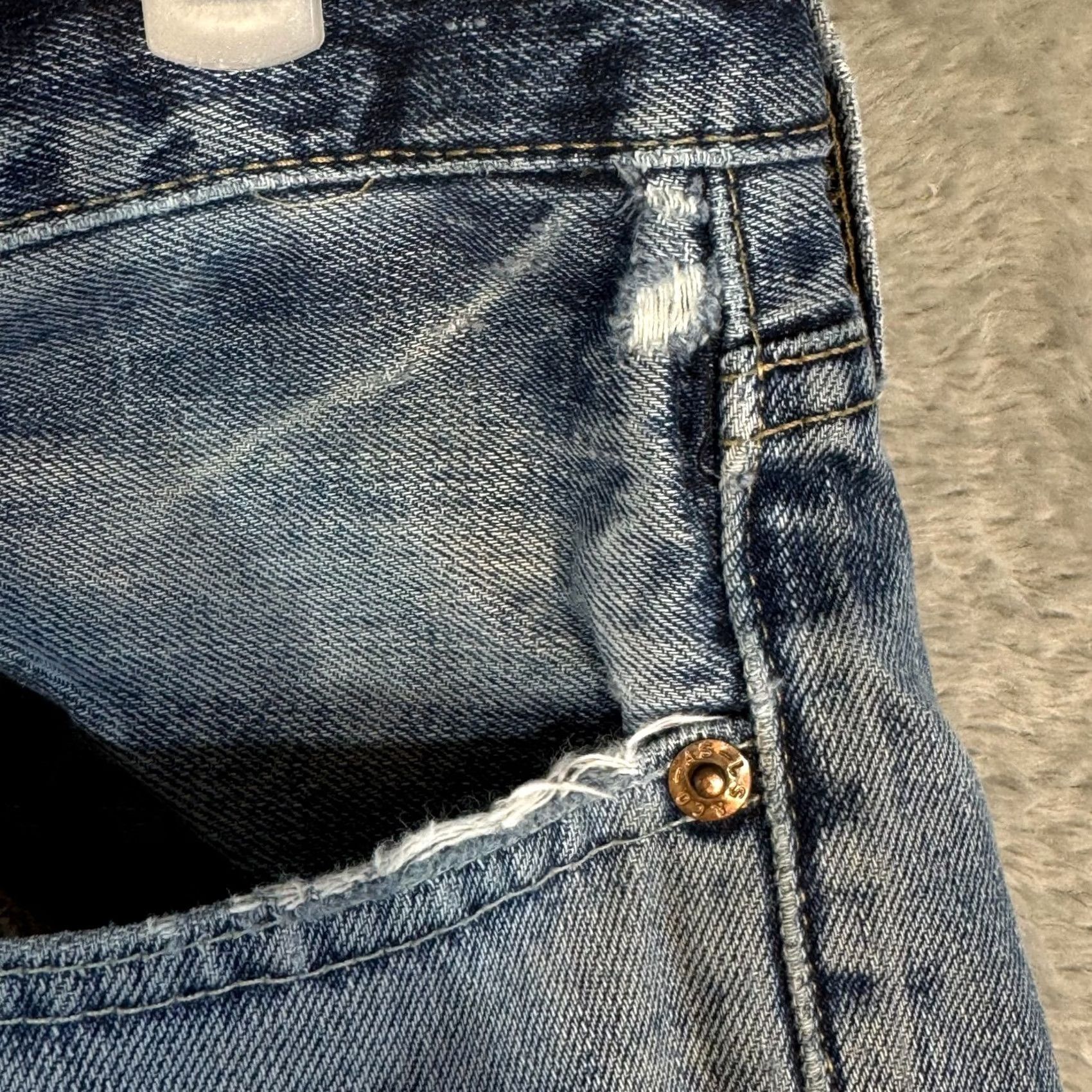Levi's Levi’s 501 Men’s Jeans 34x34 Button Fly Straight Blue Denim Regular Rise - 5-Pocket Denim Jeans Mens Size US 34 / EU 50 - 7 Thumbnail