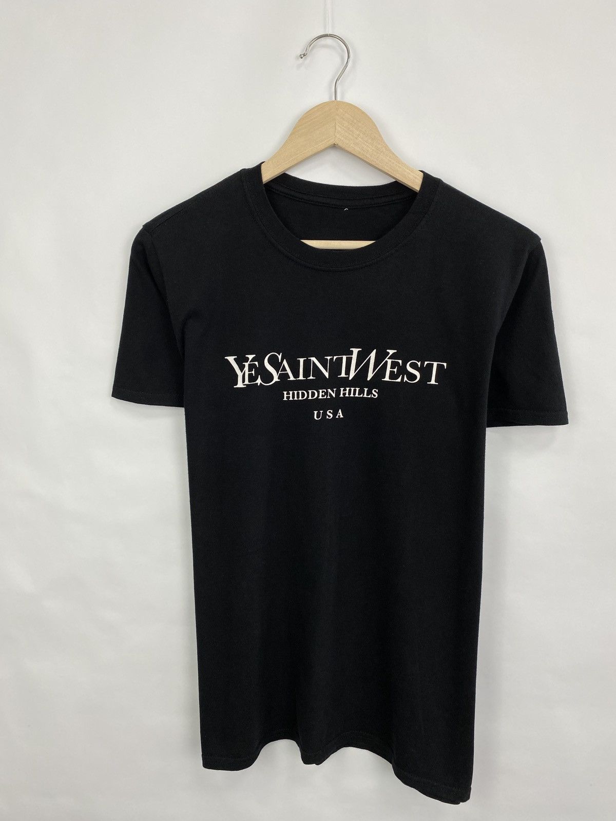 4GSELLER 🇺🇸 Ye Saint West Hidden Hills USA Kanye West Print Logo T-Shi Size US M / EU 48-50 / 2 - 3 Thumbnail