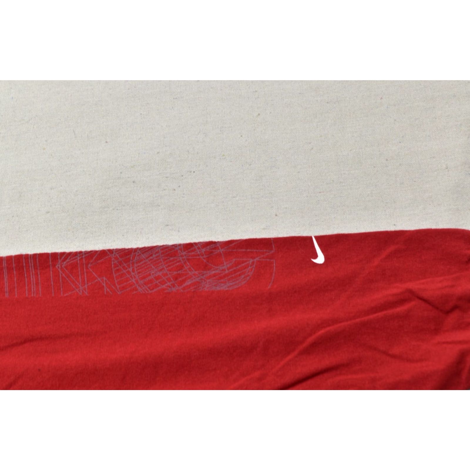 Nike VINTAGE Nike Mens L Red Long Sleeve Graphic Tee Made in USA 90s Streetwear Shirt Mens Size US L / EU 52-54 / 3 - 6 Thumbnail