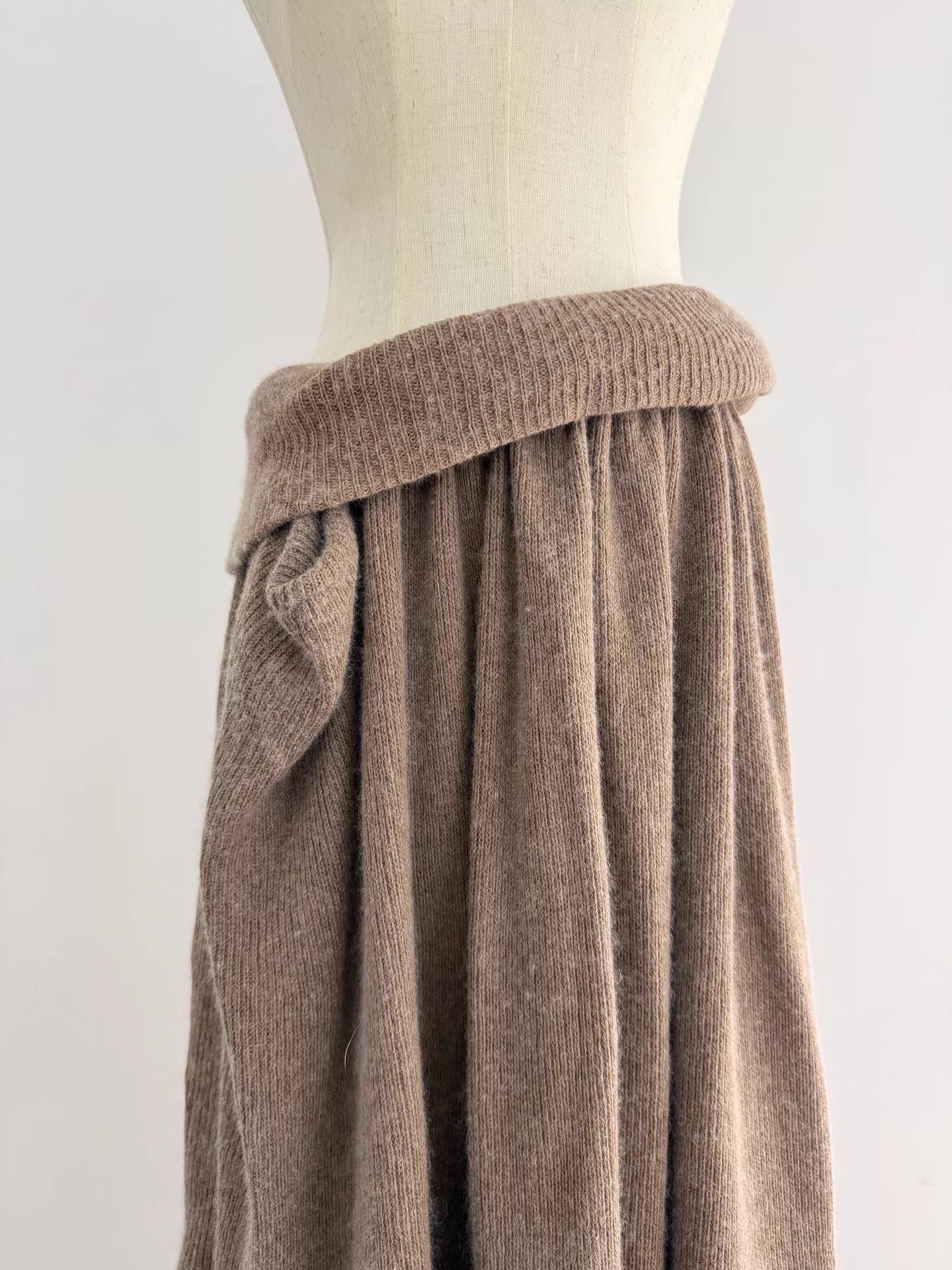 Y's Y's by Yohji Yamamoto Camel Waist-Cuff Knit Skirt Size 28" / US 6 / IT 42 - 4 Thumbnail
