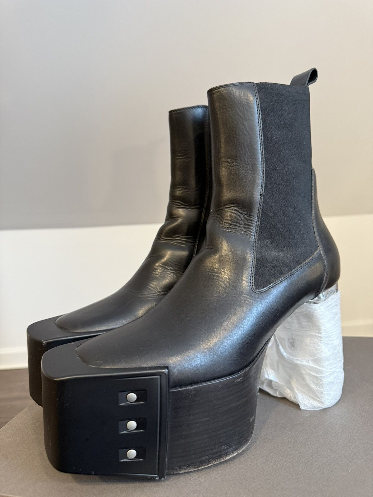 Kiss Platforms Matte Beveled Gethsemane