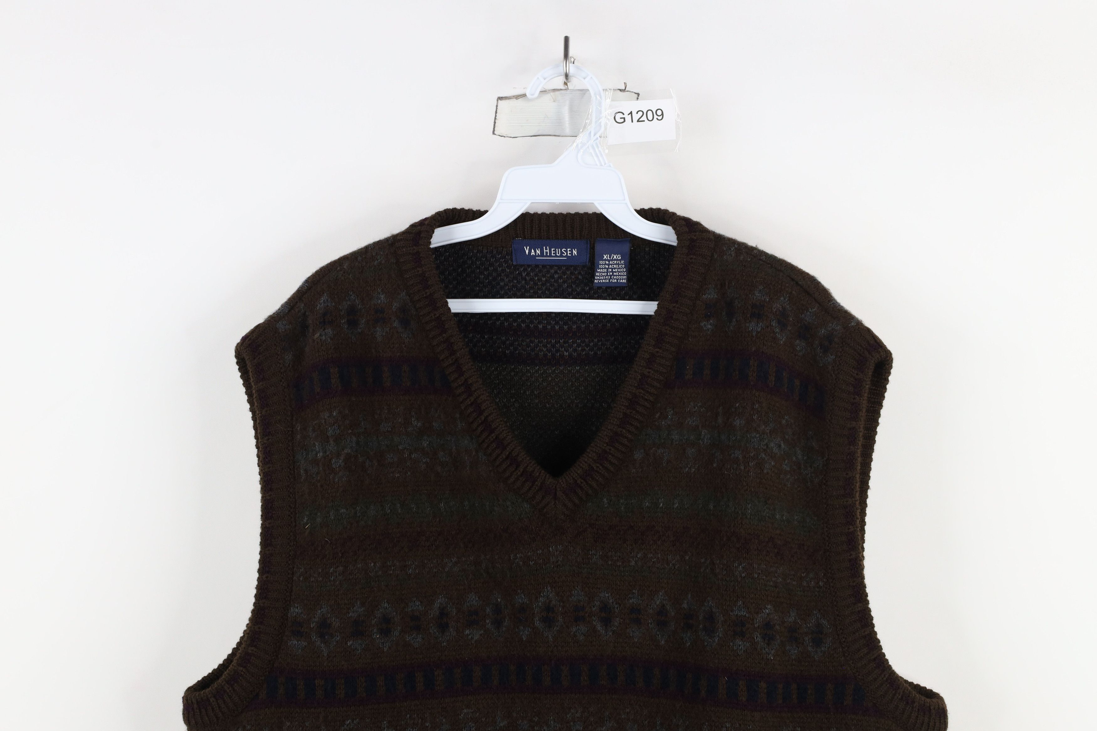 Vintage Vintage 90s Streetwear Fair Isle Knit V-Neck Sweater Vest Size US XL / EU 56 / 4 - 2 Thumbnail