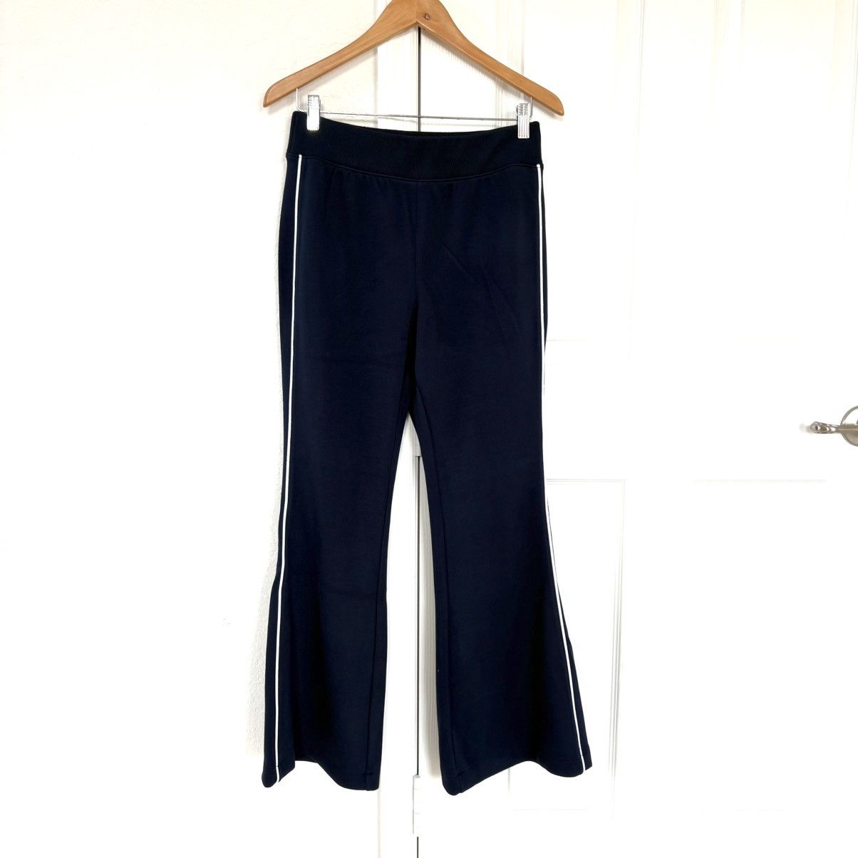 Spanx AirEssentials Piques Flare Pants Size 30" / US 8 / IT 44 - 3 Thumbnail