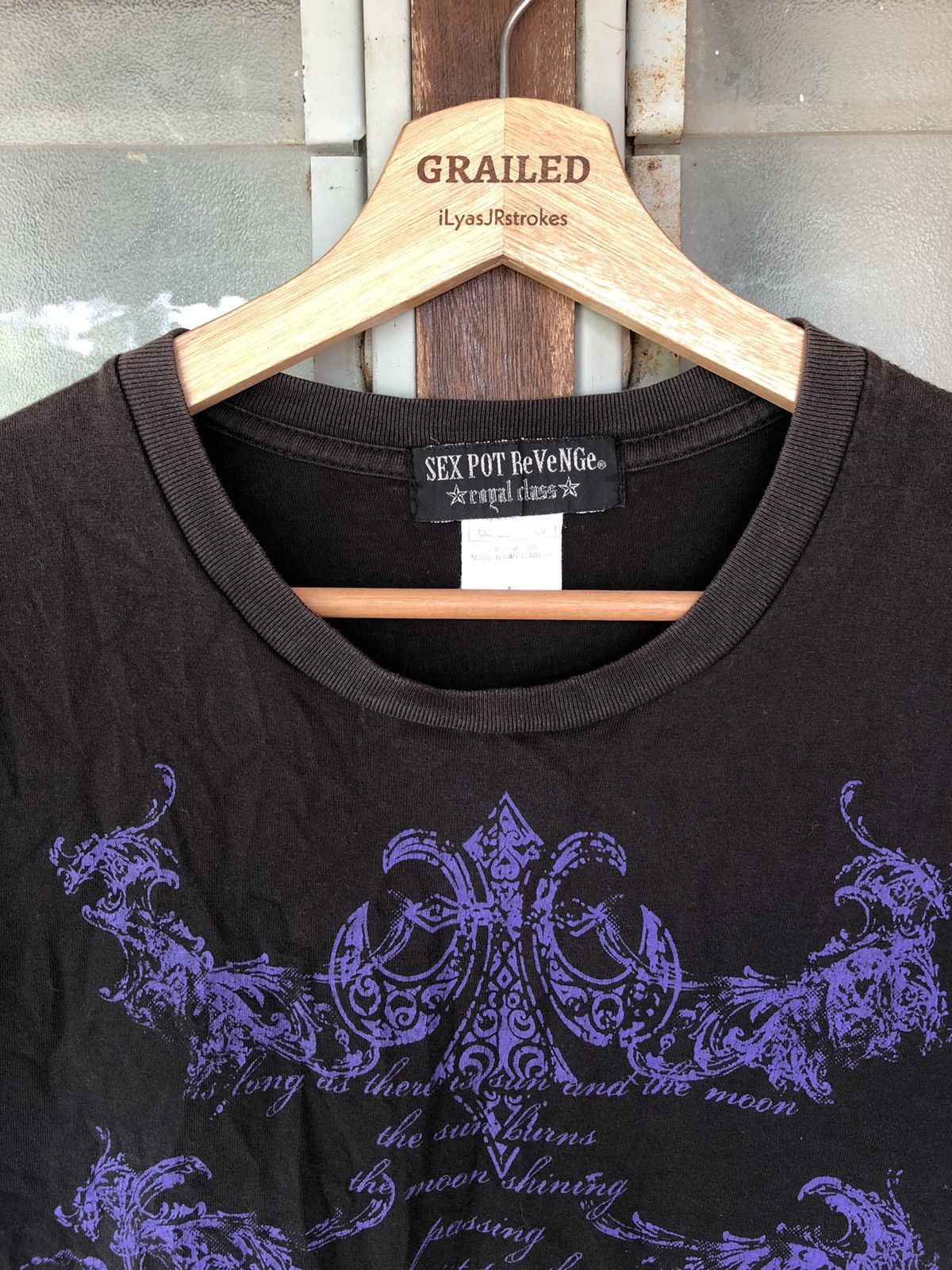 Japanese Brand Vintage Sex Pot Revenge Royal Class Shirt Tee Size US L / EU 52-54 / 3 - 3 Thumbnail