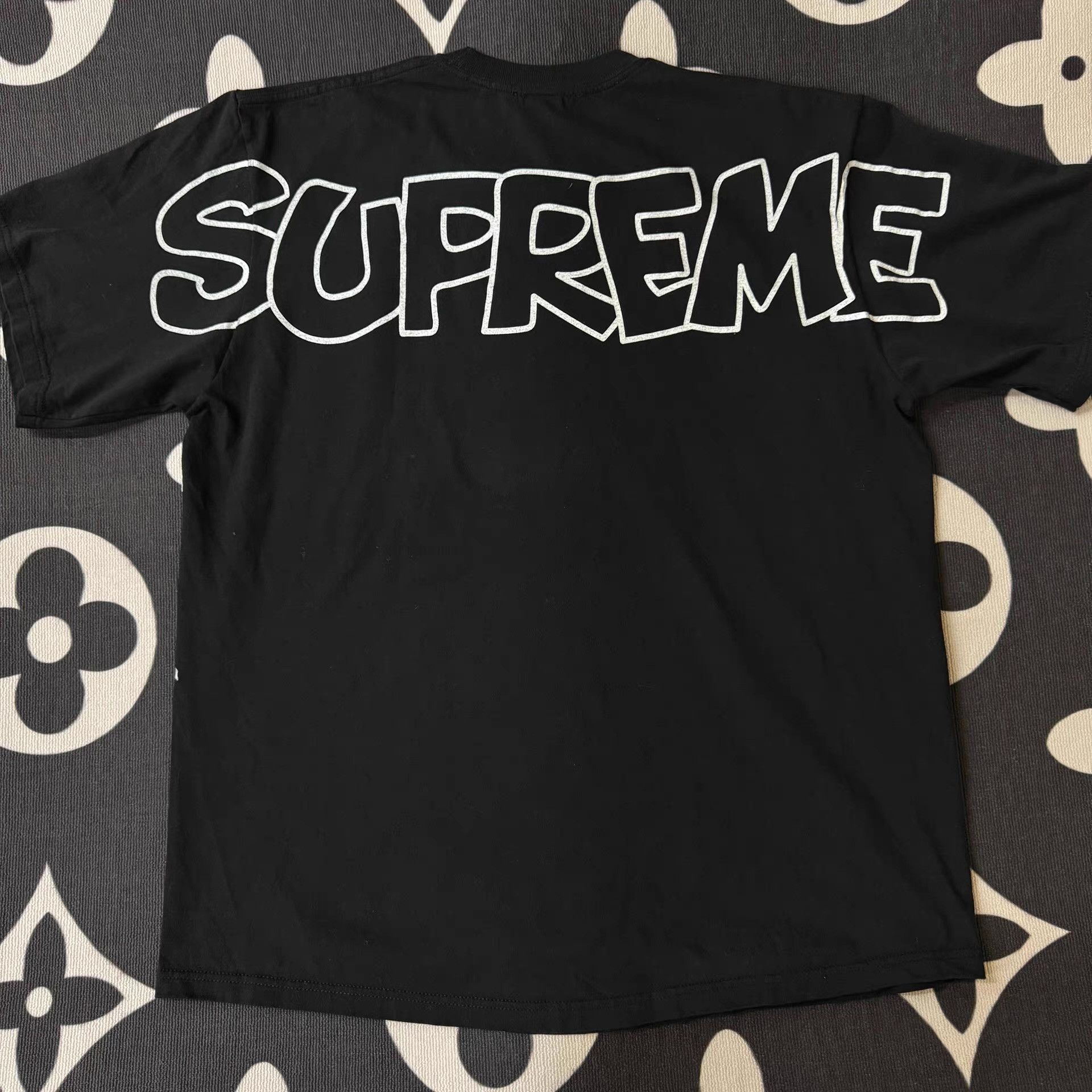 Supreme Supreme Smurfs Black Short Sleeve Q10 Size US XL / EU 56 / 4 - 2 Thumbnail