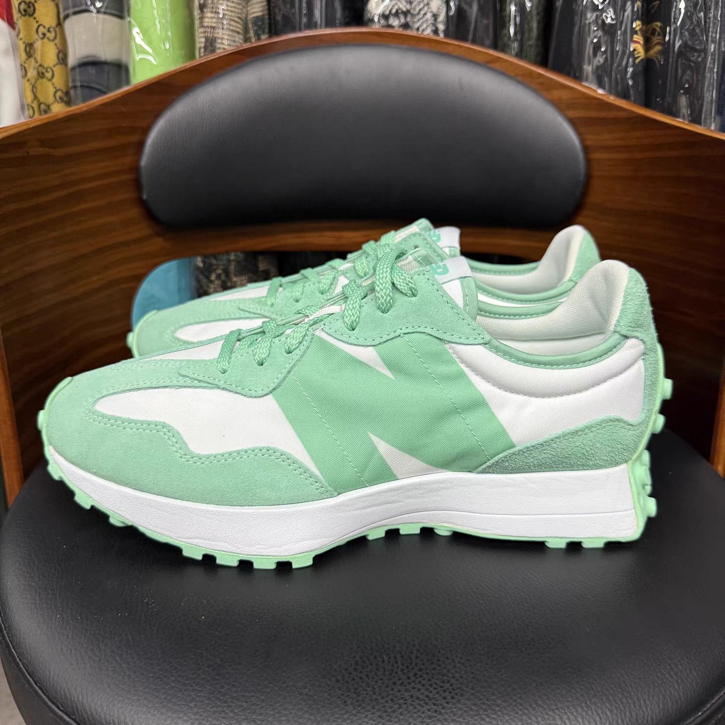 New Balance New Balance 327 Sneakers K15 Size US 11 / EU 44 - 6 Thumbnail