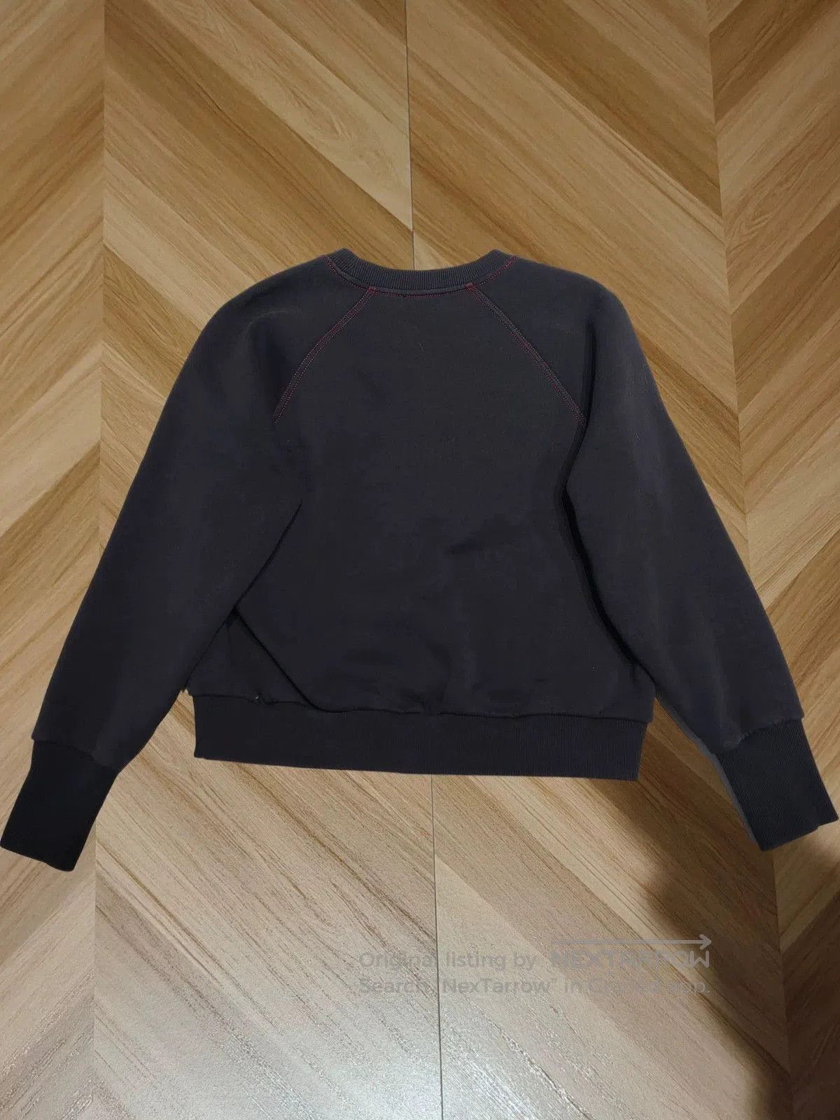 burberry sweatshirt in size small, navy blue.