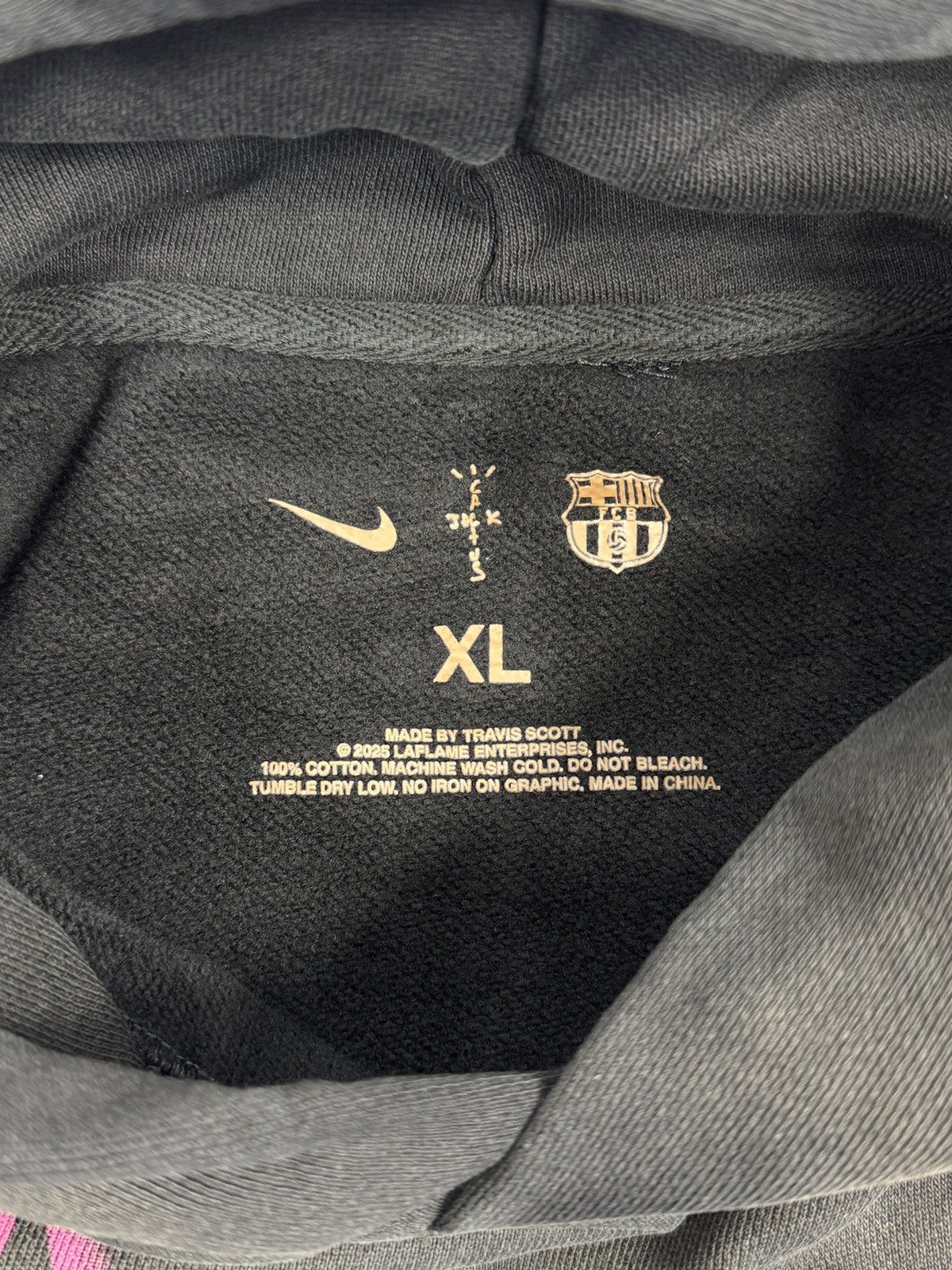 Travis Scott CF X NIKE X FCB SPRAY LOGO HOODIE Size US XL / EU 56 / 4 - 3 Thumbnail