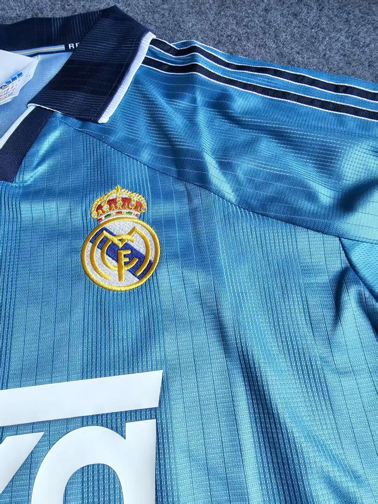 Other 1999 2000 Real Madrid Jersey Away Size US M / EU 48-50 / 2 - 5 Thumbnail