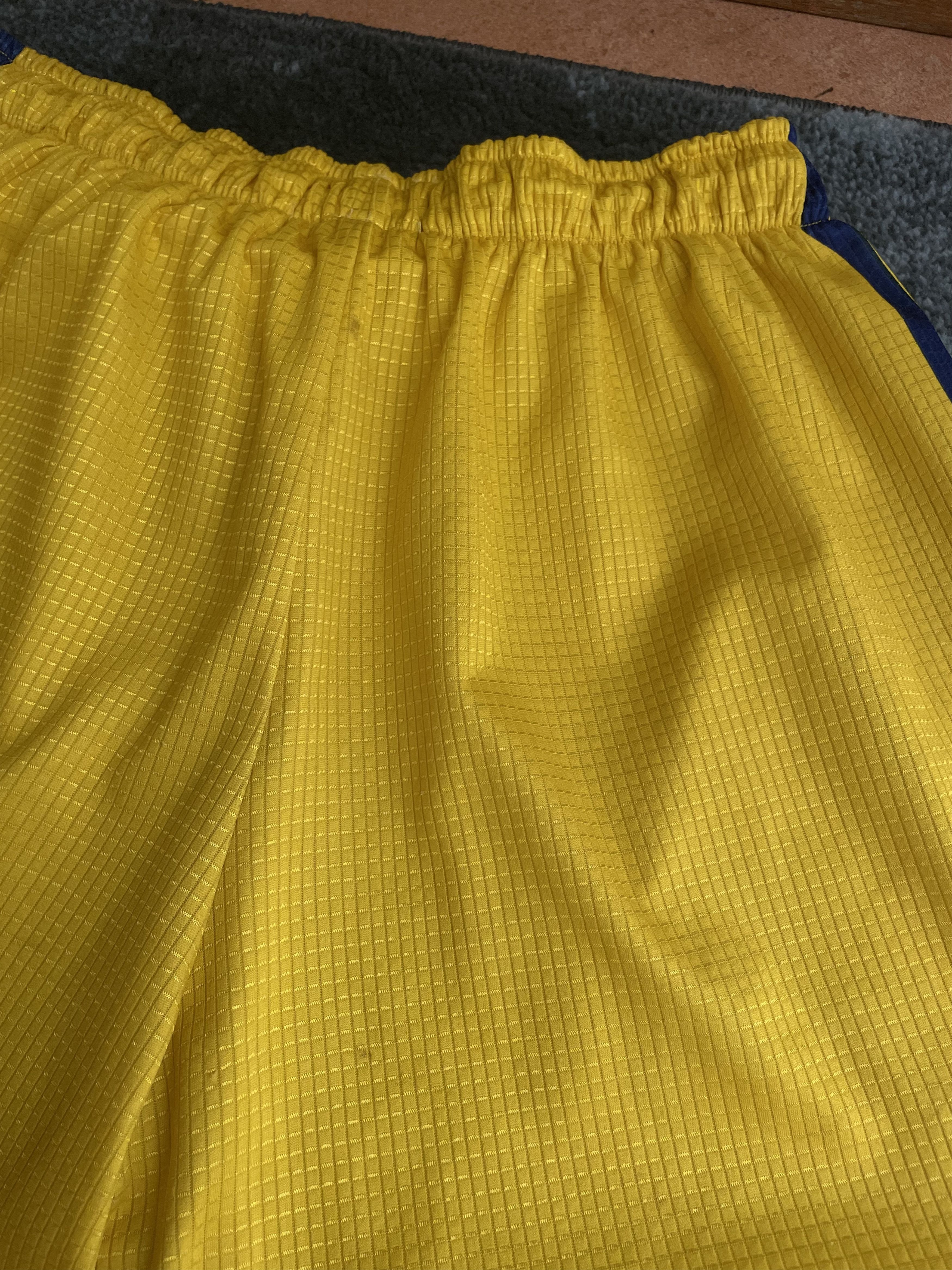 Champion Champion 1999-00 A.C. Parma Home Shorts Size US 32 / EU 48 - 4 Thumbnail