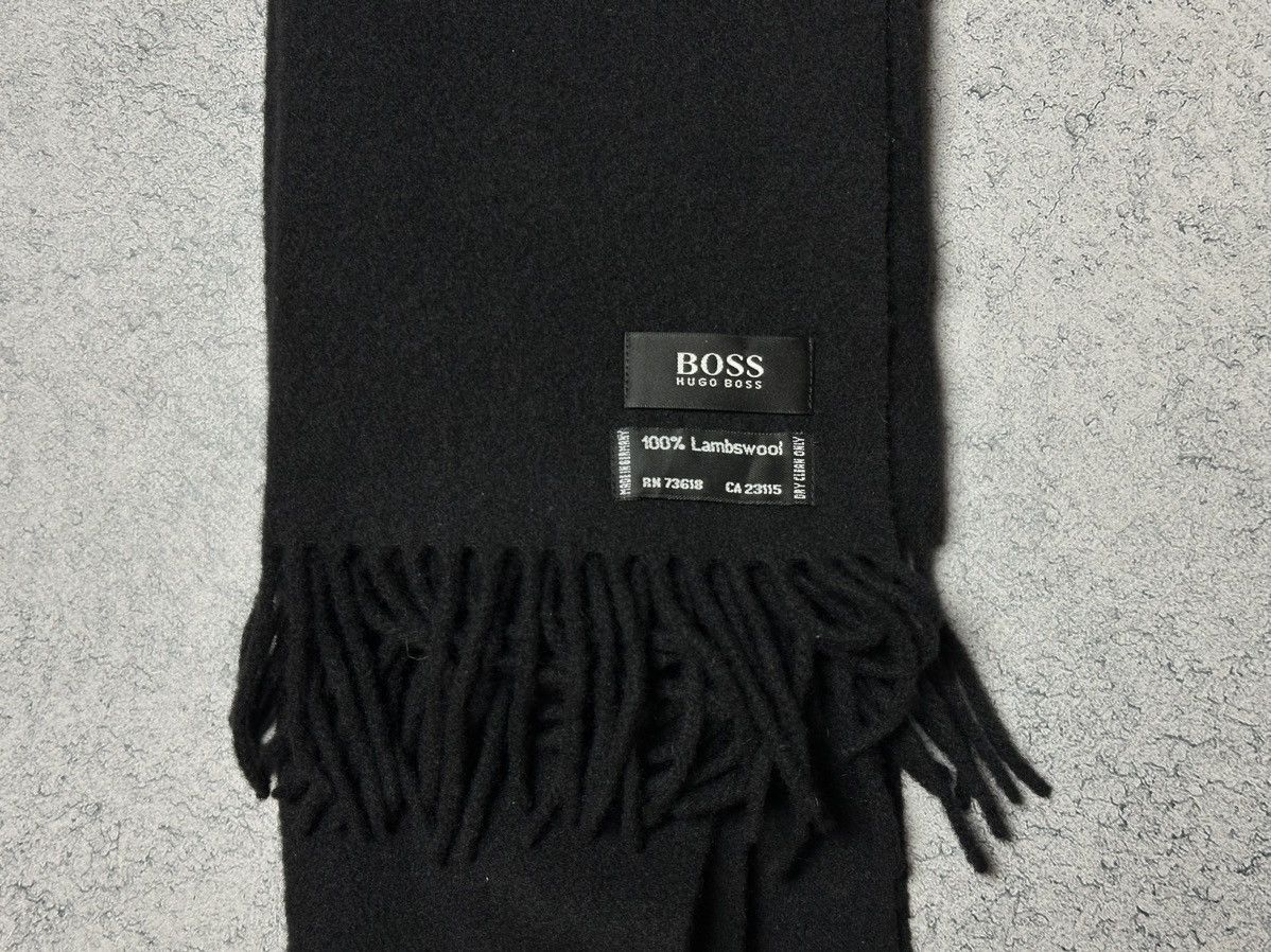 Hugo Boss Hugo Boss LambsWool Minimalist Logo Scarf Size ONE SIZE - 5 Thumbnail