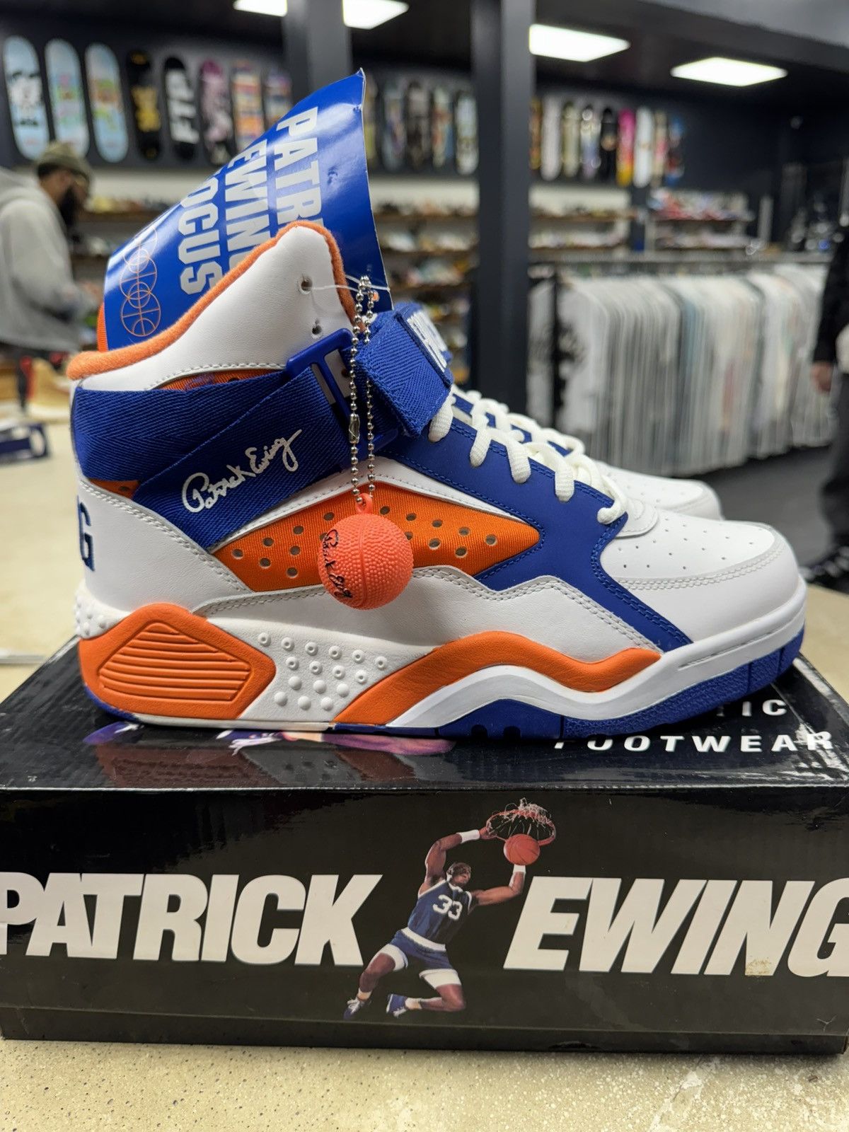Ewing Athletics Patrick Ewing Focus “NY Knicks” 2012 Size US 8.5 / EU 41-42 - 2 Thumbnail