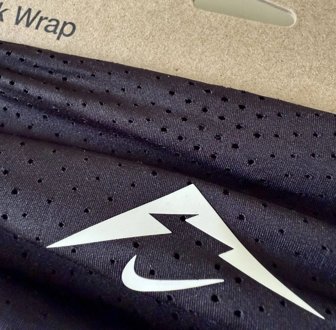 Nike NEW Nike Trail Neck Wrap Face mask Running Hiking - Black - Size ONE SIZE - 8 Thumbnail