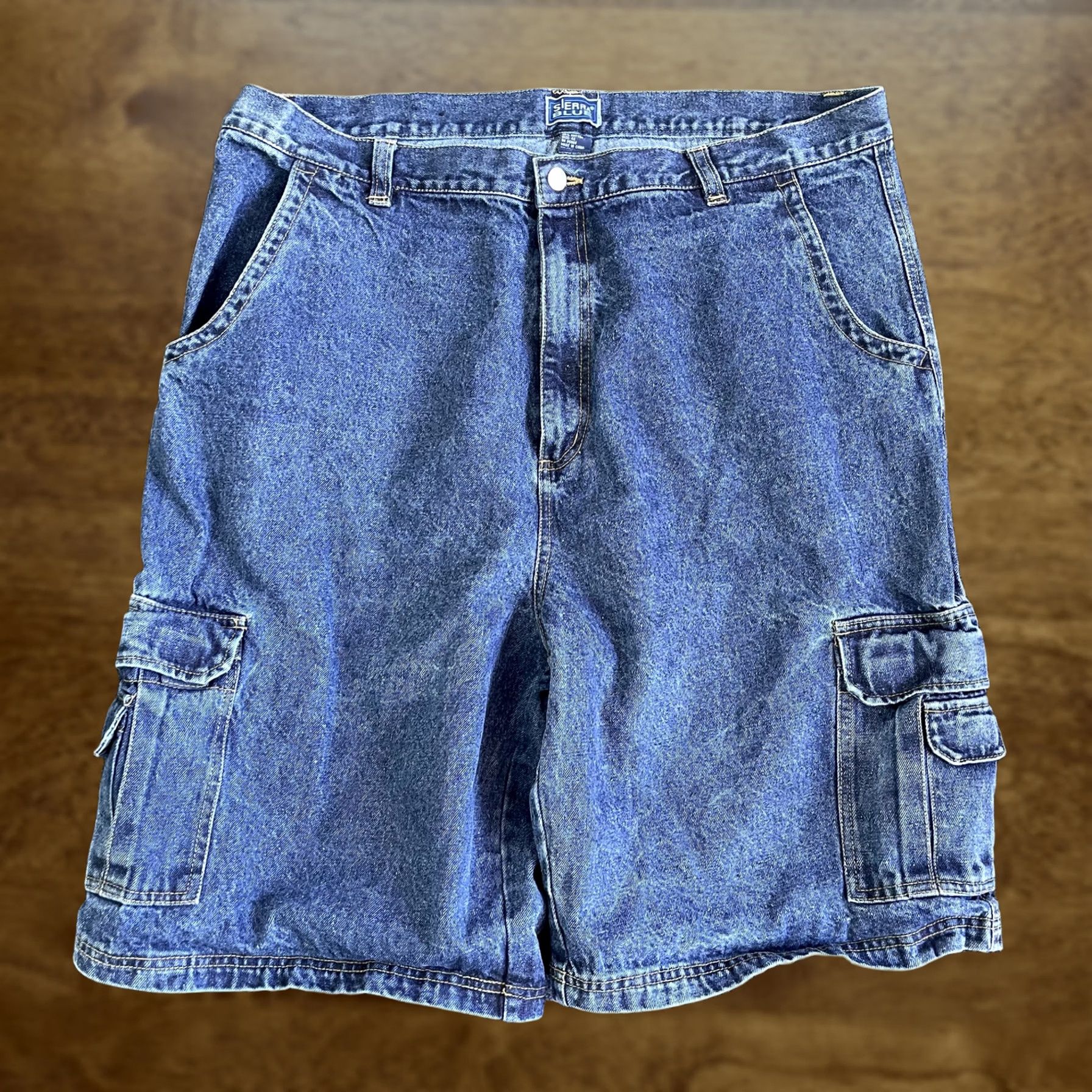 Vintage VINTAGE Sierra Blue Cargo Shorts Mens 42 Blue Denim Baggy Fit Utility 12" Inseam Size US 42 / EU 58 - 1 Thumbnail