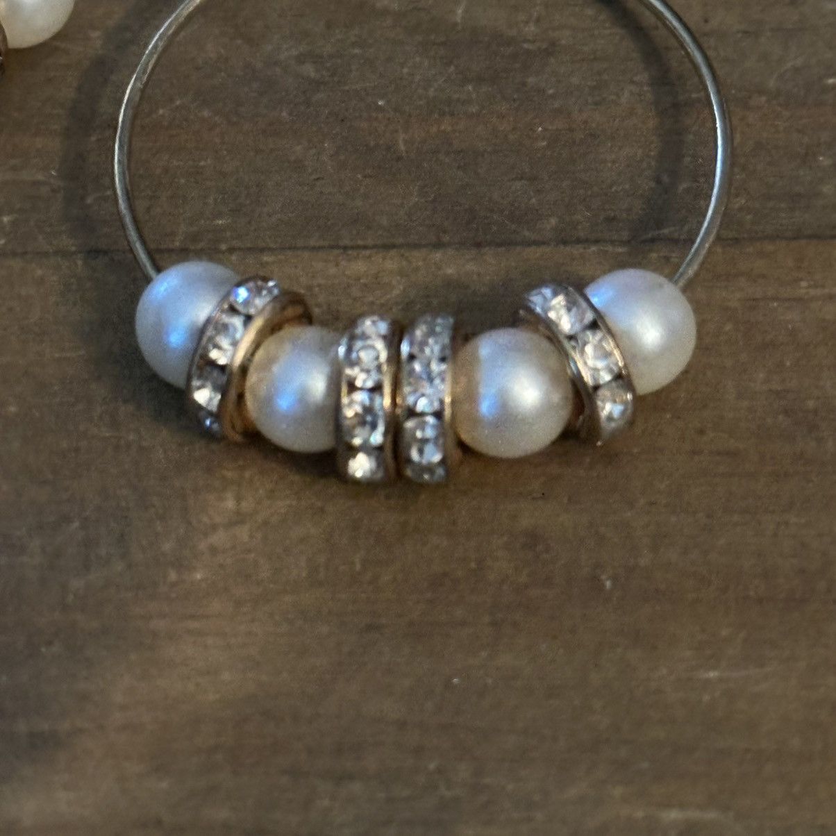 Other Gold tone pearls and rhinestones hoop earrings Size ONE SIZE - 3 Thumbnail