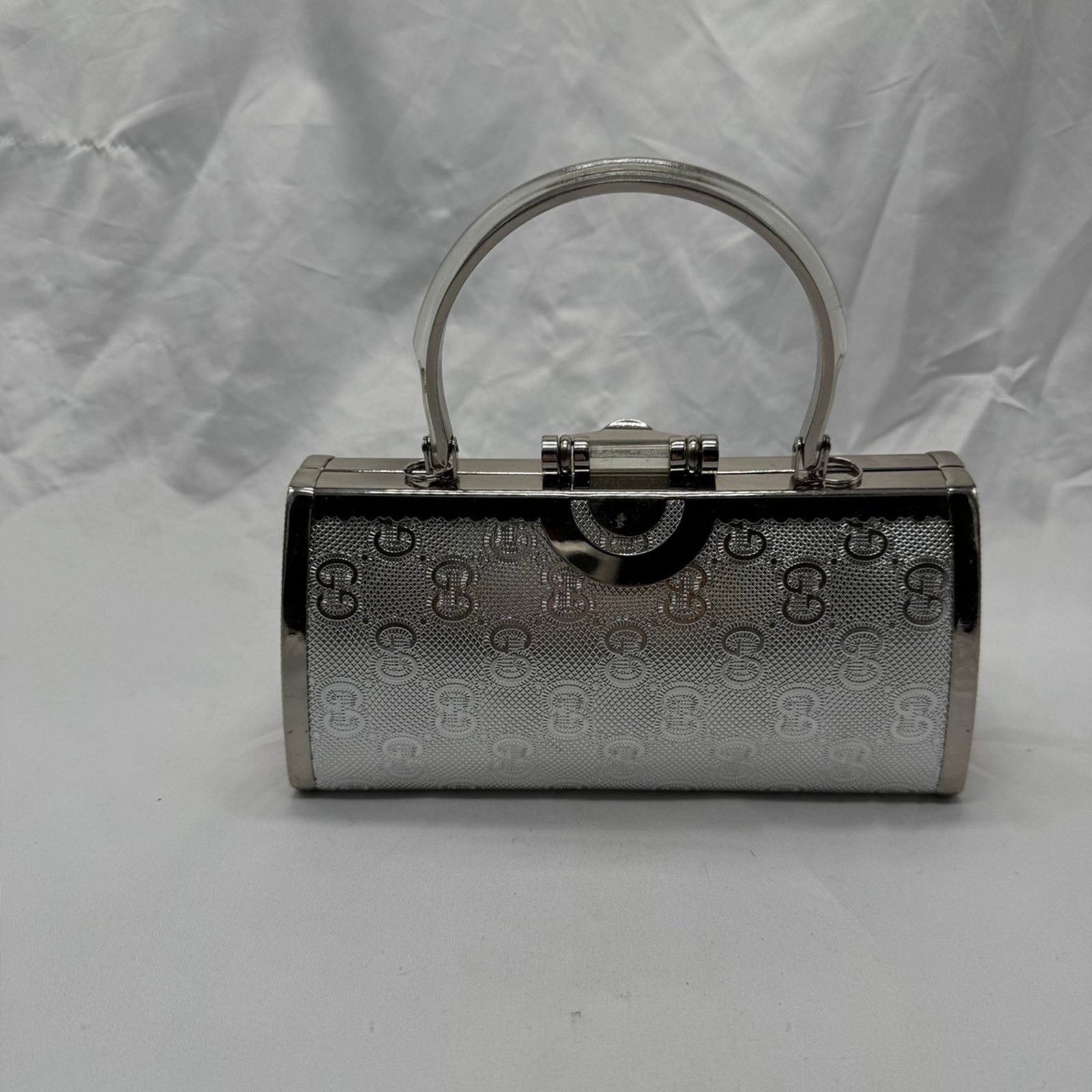 NBDN Nobrandedon Silver clam case hand bag Size ONE SIZE - 2 Thumbnail