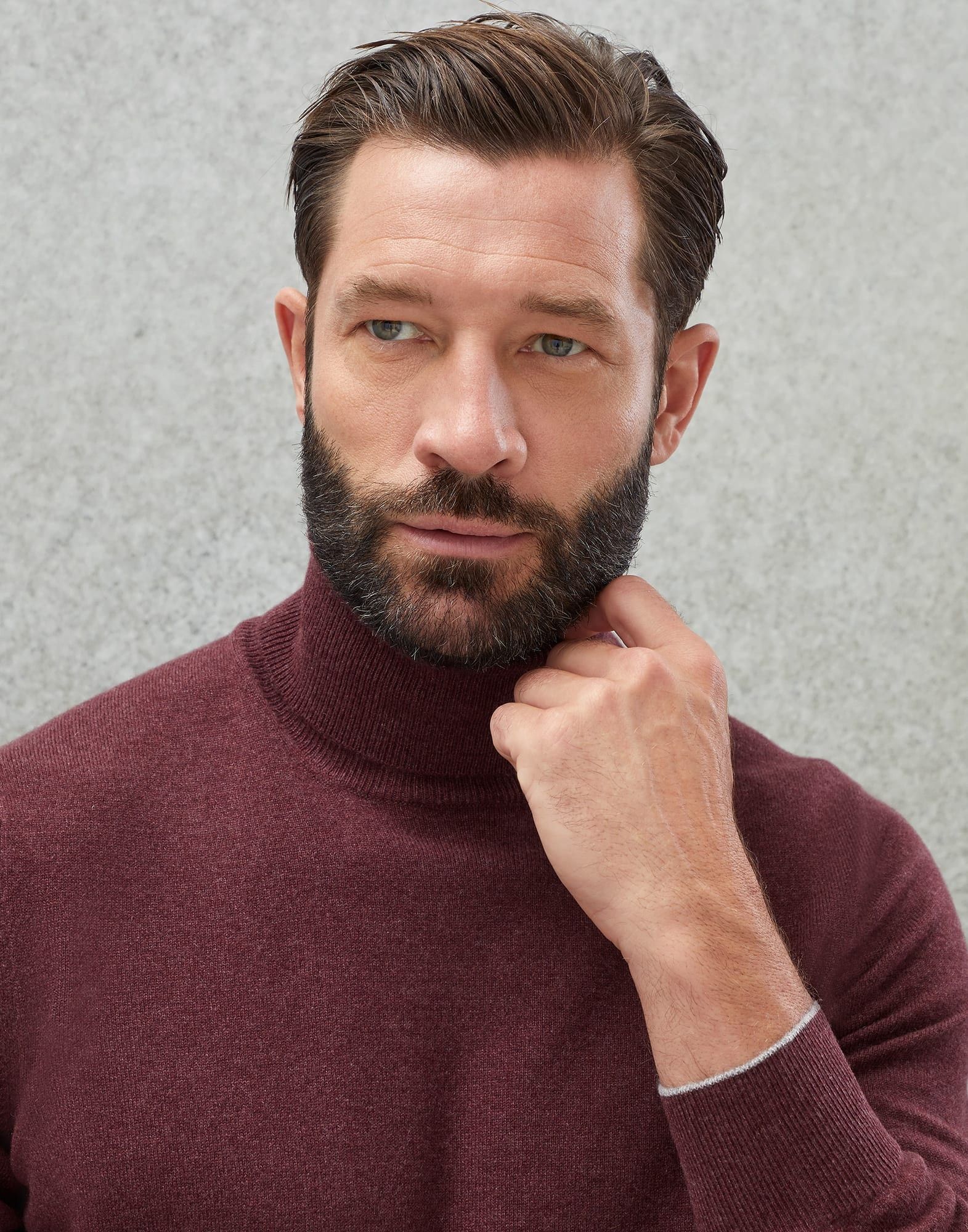 o1w1db10225 Cashmere Turtleneck Sweater in Dark Red