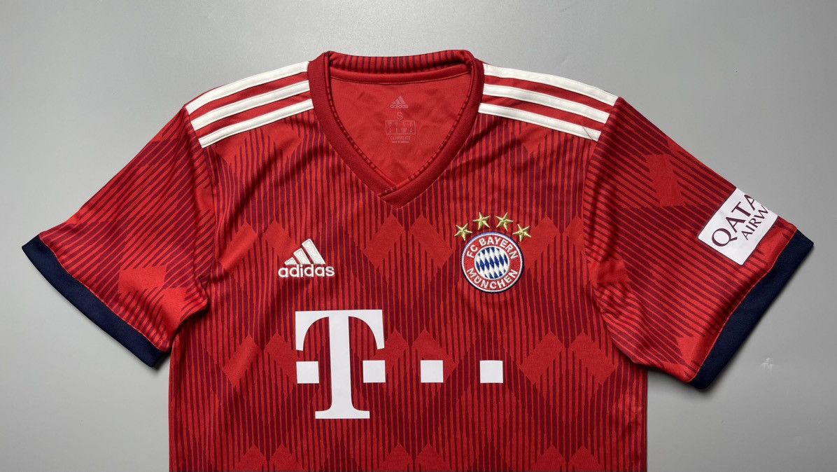 Vintage BAYERN ADIDAS 2018/2019 FOOTBALL HOME JERSEY #9 LEWANDOWSKI Size US S / EU 44-46 / 1 - 3 Thumbnail