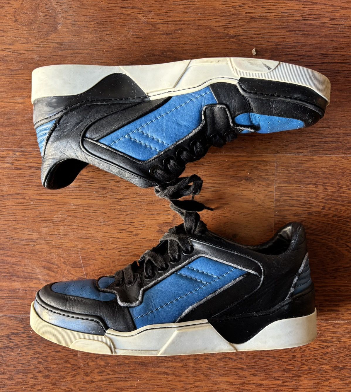 Givenchy Givenchy tyson low top leather sneakers by Riccardo Tisci Size US 8 / EU 41 - 2 Thumbnail