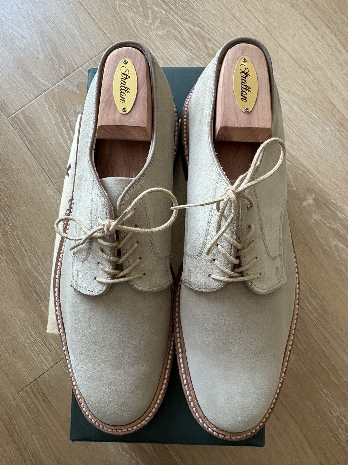 Alden Alden plain-toe Dover bluchers. Size US 9.5 / EU 42-43 - 3 Thumbnail
