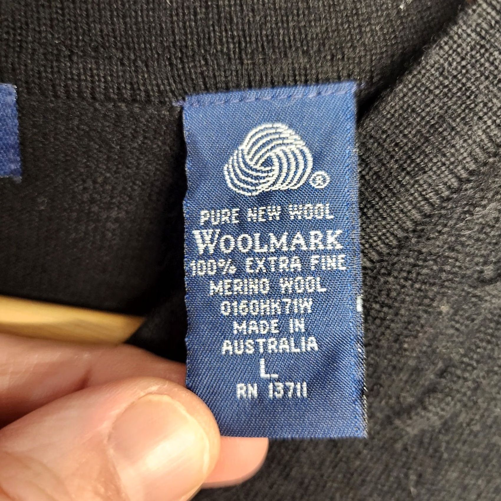 Vintage John Ashford Sweater Vest Men Large Black Italian Merino Wool Cable-Knit V-Neck Sleeveless Pullover Classic Size US L / EU 52-54 / 3 - 4 Thumbnail