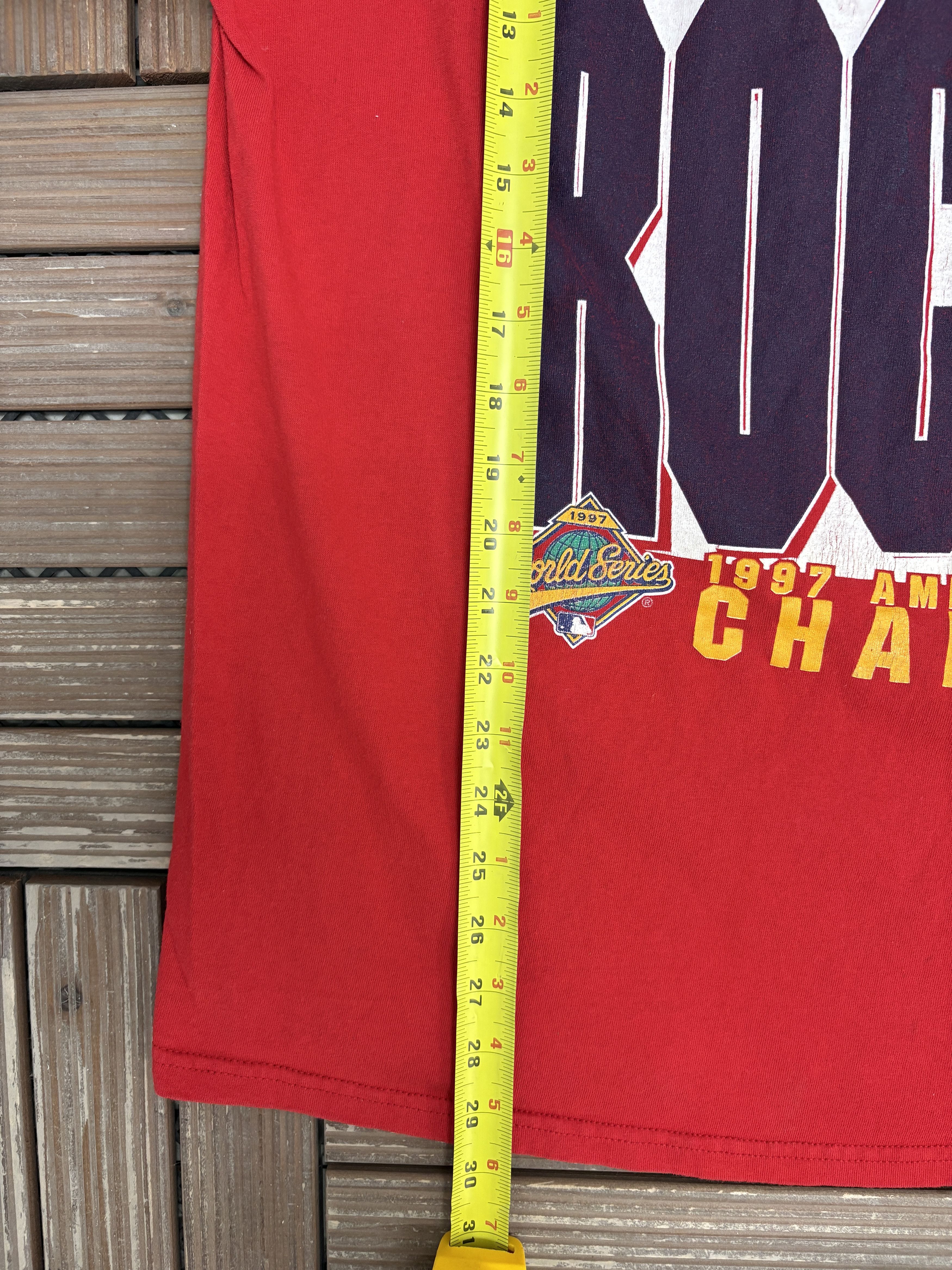 Vintage Cleveland Indians 1997 World Series Vintage Red T-Shirt Tee Size US XL / EU 56 / 4 - 7 Thumbnail