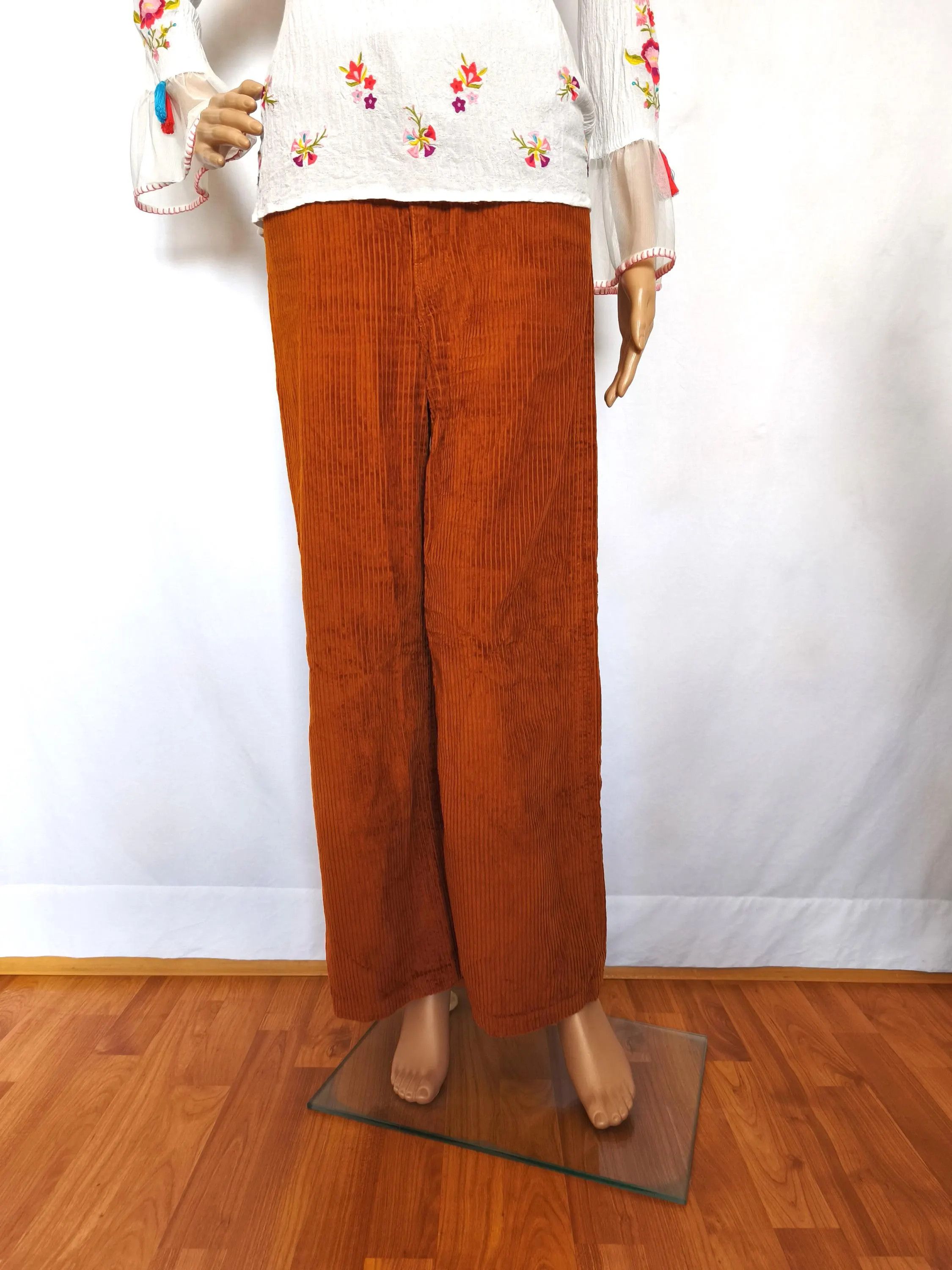 Levi's Vintage Levi Strauss Corduroy Jeans Wide Flare Leg Pants Size 26" / US 2 / IT 38 - 3 Thumbnail