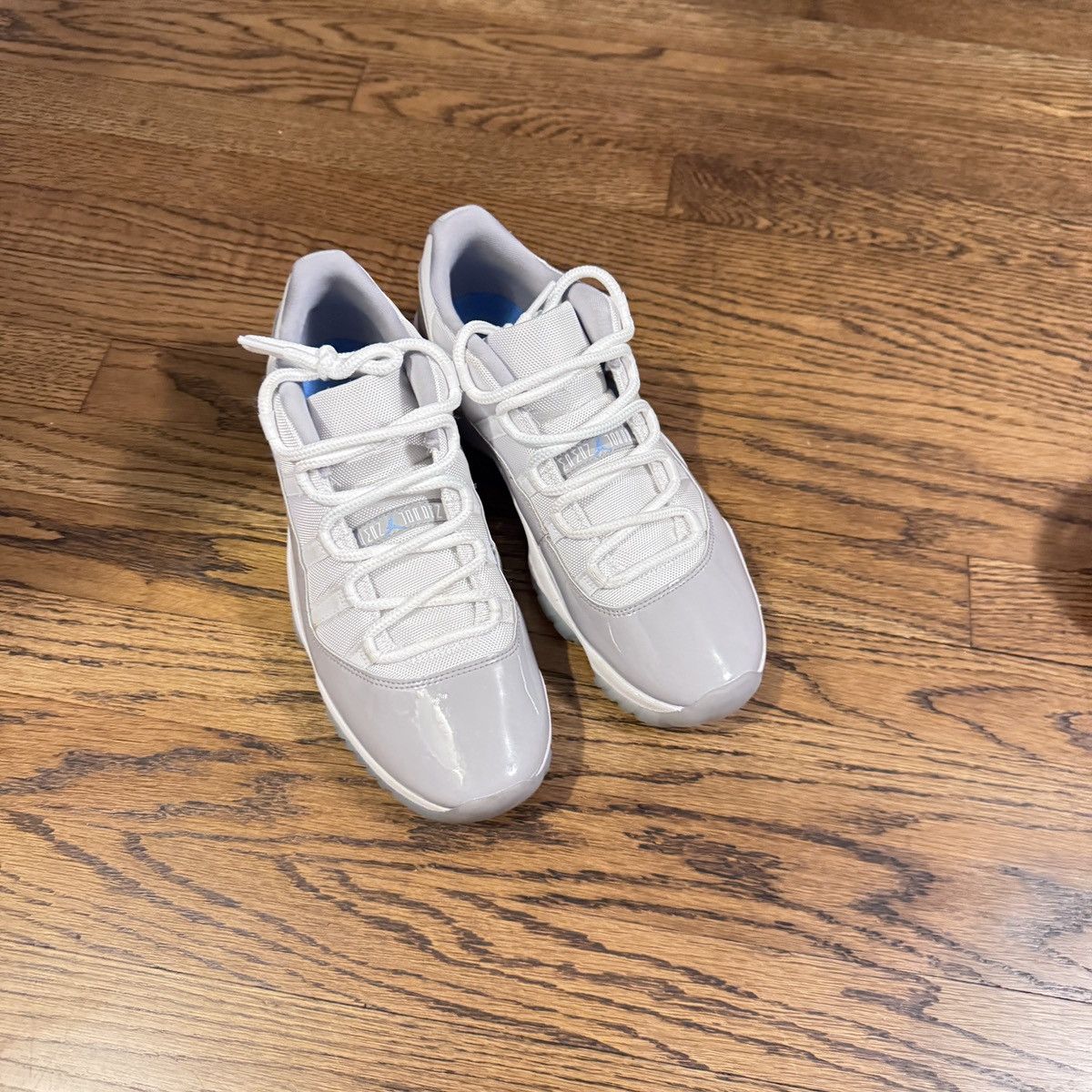 Jordan Brand Jordan 11 cement grey low Size US 10.5 / EU 43-44 - 1 Thumbnail