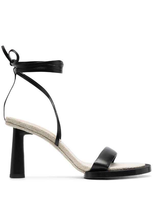 o1mle0524 Les Carres Rond Heel in Black/Beige