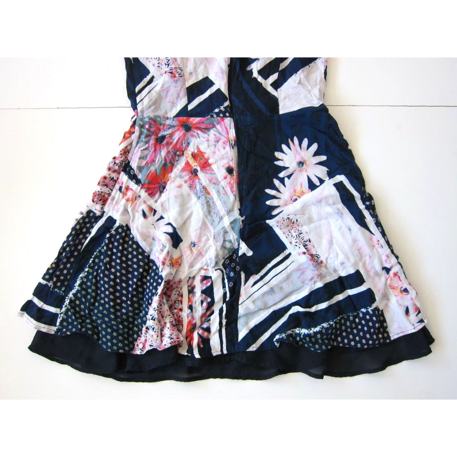 French Connection French Connection Shirt Women 8 Pink Floral Sun Dress Knee Length Lined Sundress Tank Dress 100% Rayon Sheath A-Line Style 8 Size M / US 6-8 / IT 42-44 - 5 Thumbnail