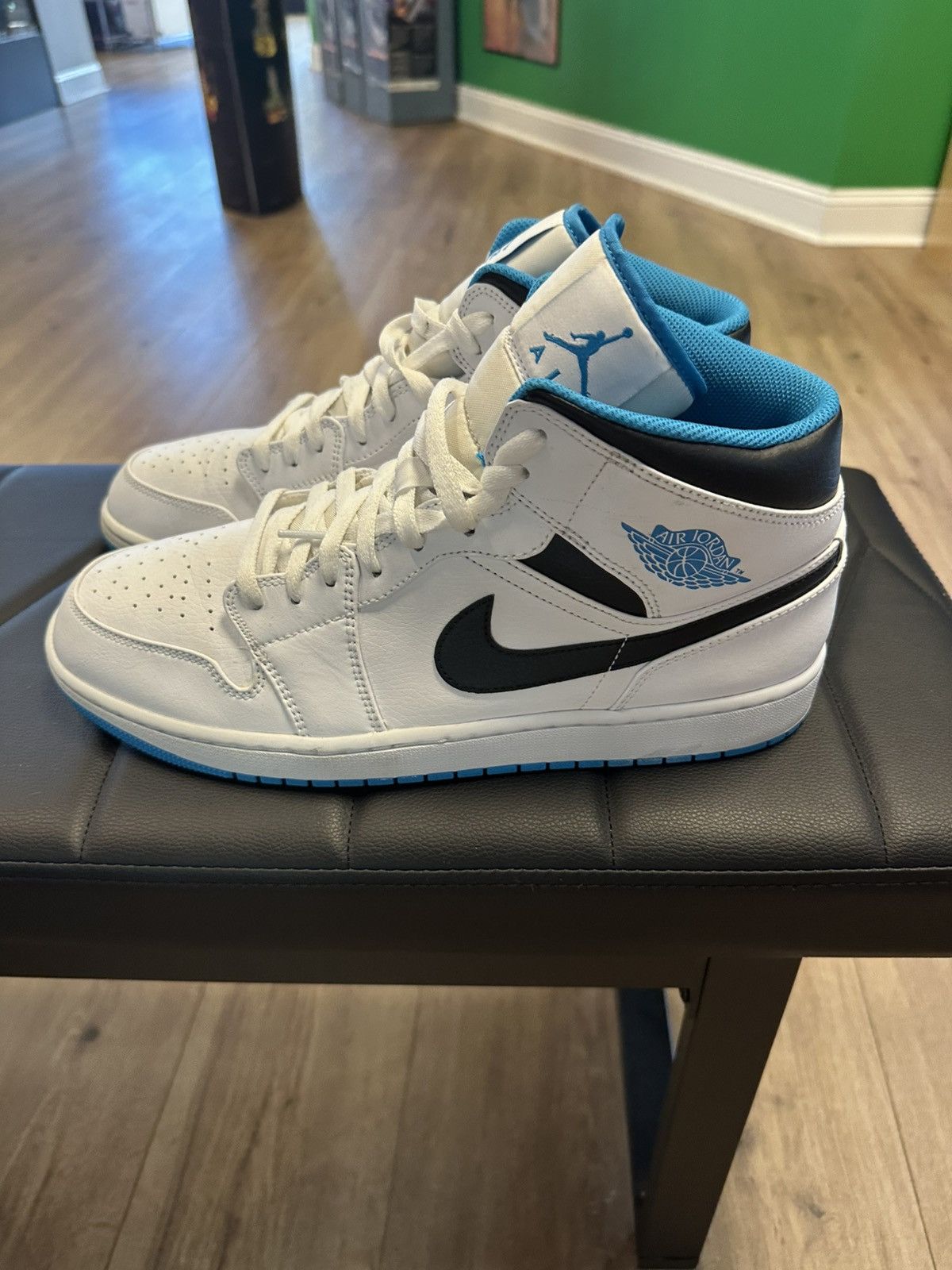 Nike Jordan 1 Mid Laser blue Columbia Size US 13 / EU 46 - 3 Thumbnail