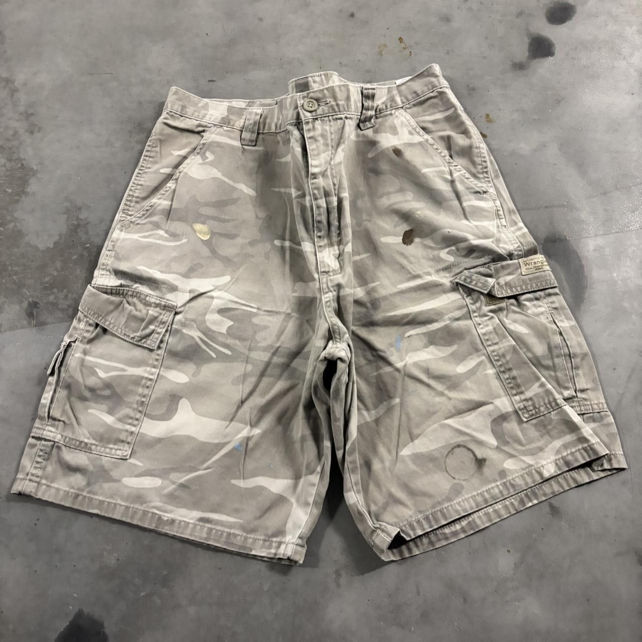 Vintage Crazy Vintage Y2K/2000s Baggy Light Camo Streetwear Skater Cargo Shorts! Size 38 Size US 38 / EU 54 - 1 Thumbnail