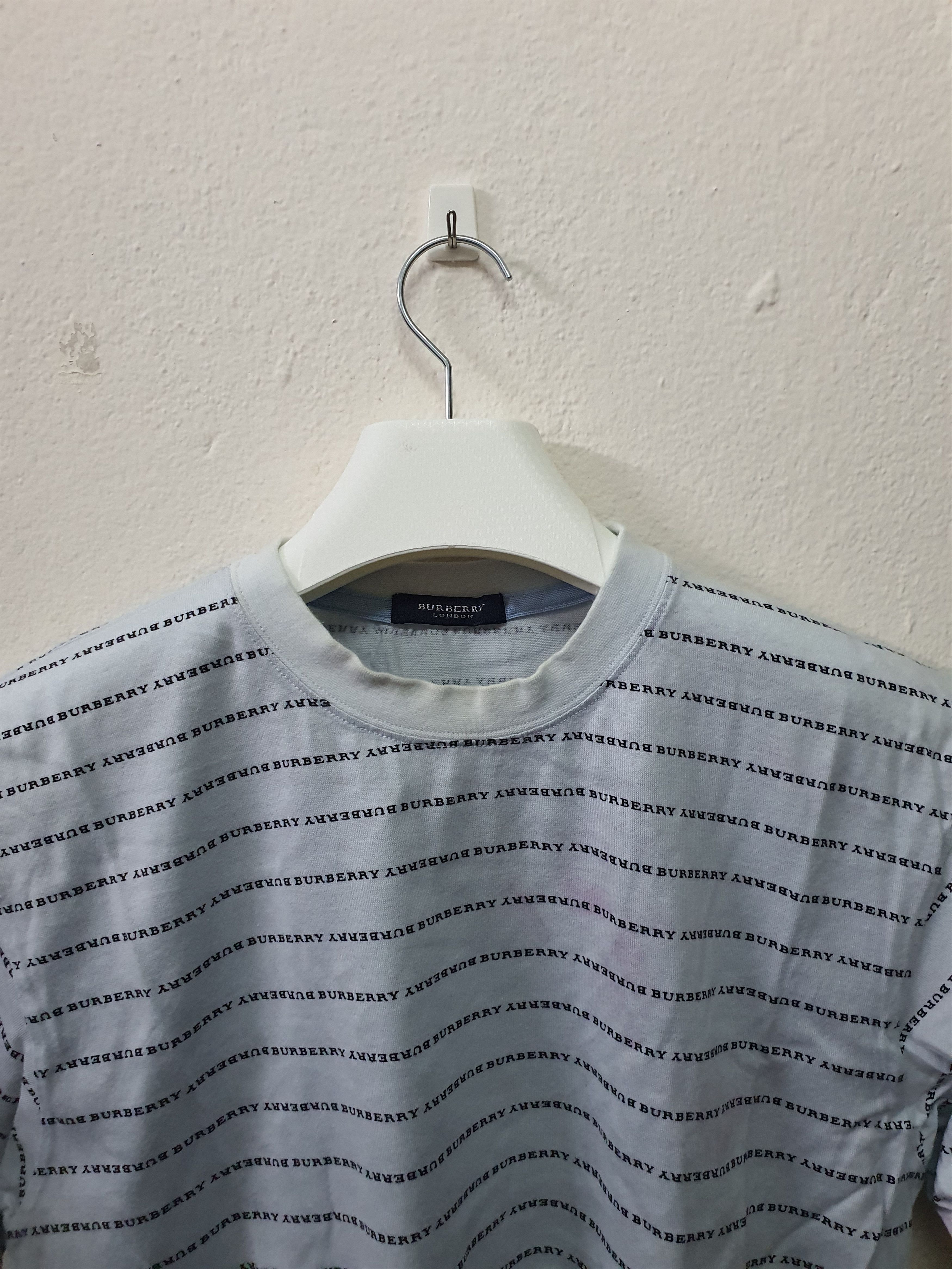Burberry Burberry London Monogram T-shirt with an all-over print Size US M / EU 48-50 / 2 - 4 Thumbnail