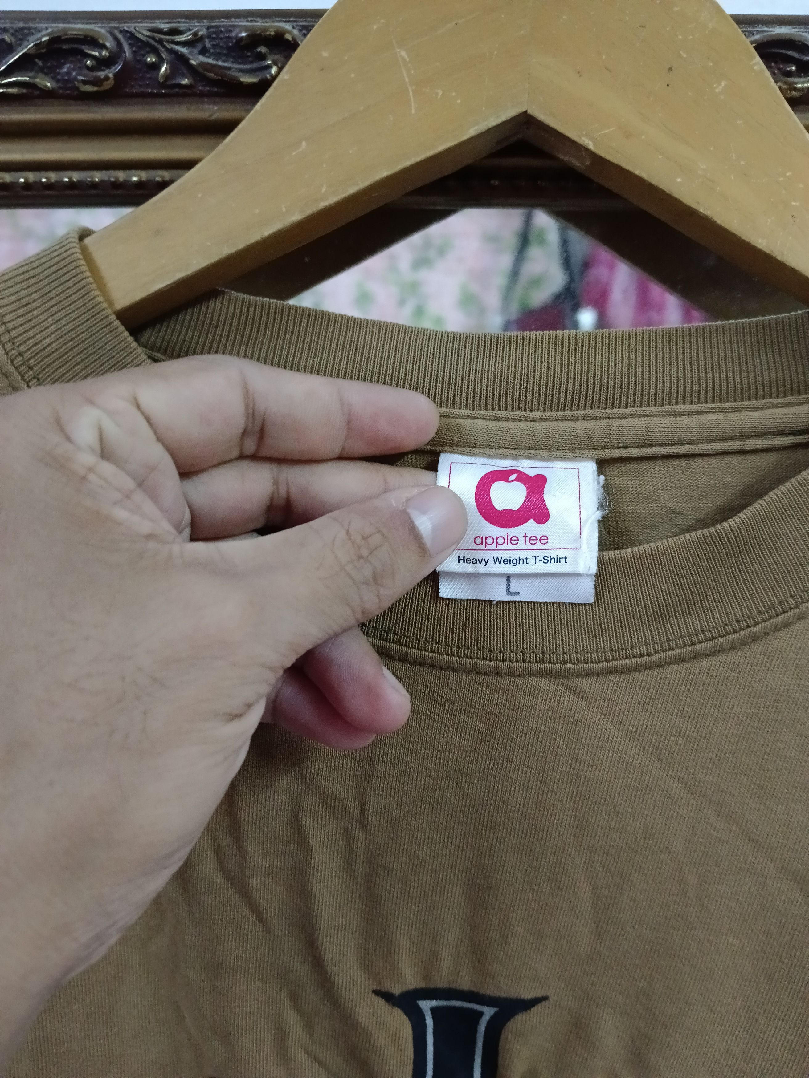 Apple DiSTRESSED APPLE TEE SHIRT Size US M / EU 48-50 / 2 - 6 Thumbnail