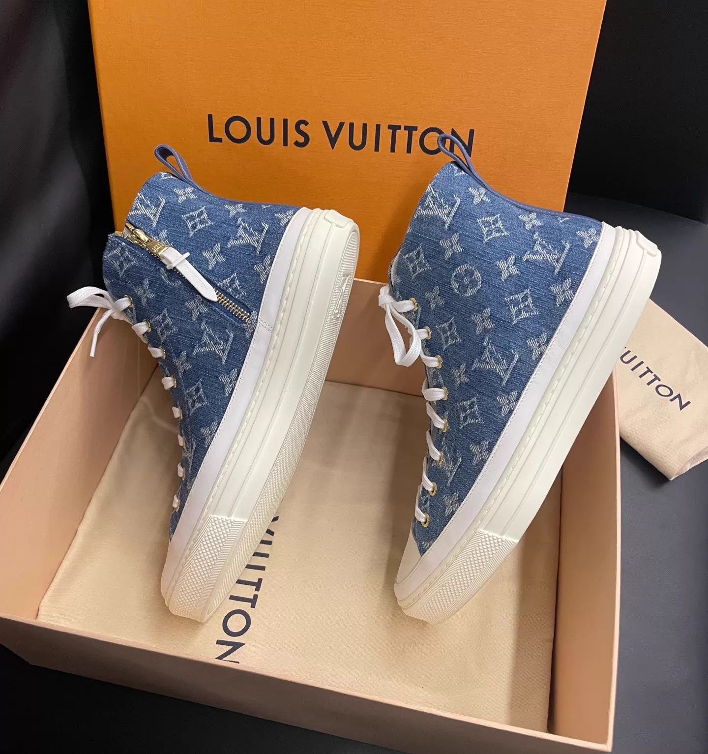 Louis Vuitton LV Monogram Denim Blue High-Top Canvas Sneakers Size 42 Size US 9 / EU 42 - 4 Thumbnail