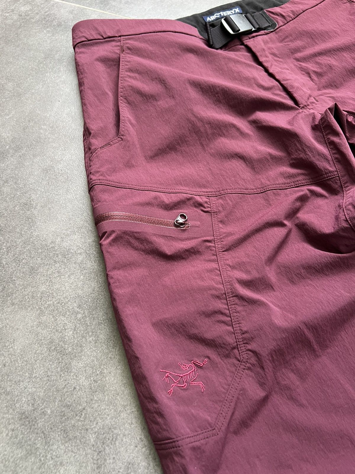 Arc'teryx Arcteryx long shorts Size US 31 - 3 Thumbnail