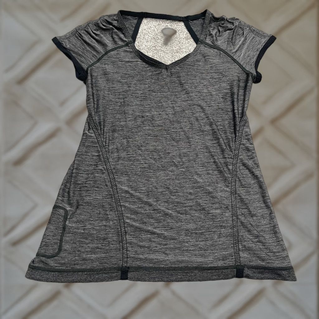 Lululemon Lululemon Women's Active Top T-Shirt Short Sleeve V-Neck Breathable Lightweight Gym Fitness Athleisure Size 10 Gray Size L / US 10 / IT 46 - 1 Thumbnail
