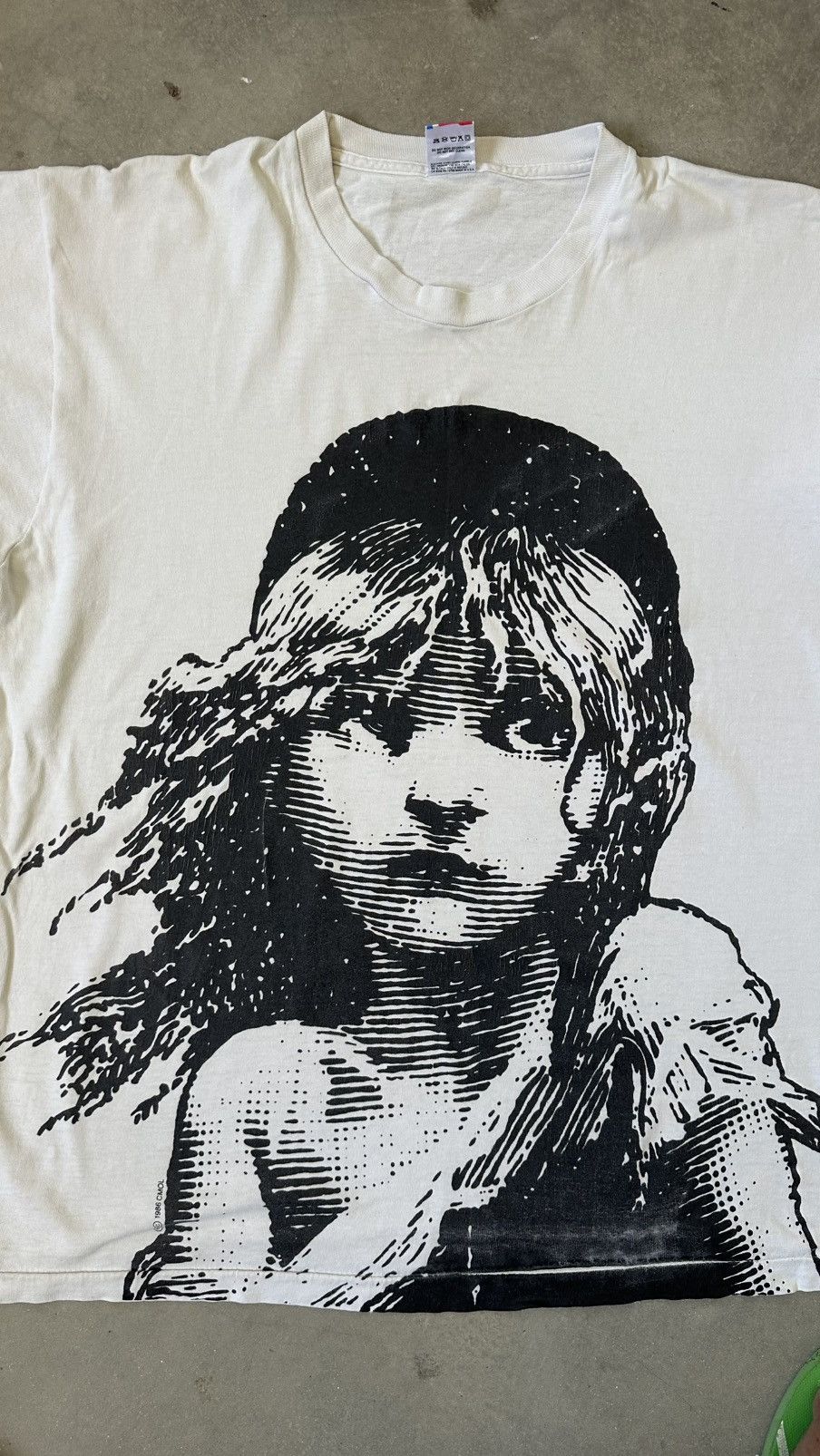 Vintage VINTAGE LES MISERABLES OVERPRINT TEE Size US L / EU 52-54 / 3 - 2 Thumbnail