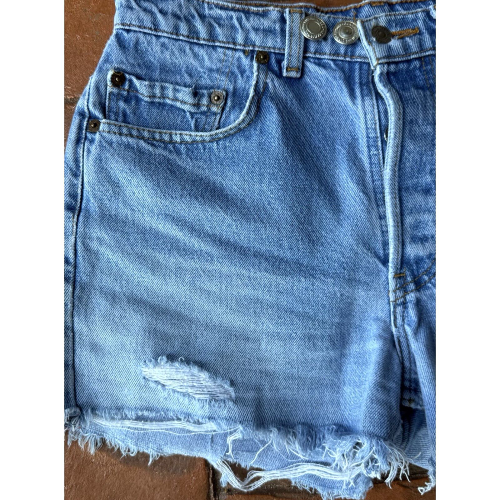 Levi's VINTAGE Levi's 501 Premium Cut Offs Shorts Womens 30 Blue Button Fly Distressed Bermuda Jeans Boys? Size 24" / US 00 / IT 34 - 4 Thumbnail
