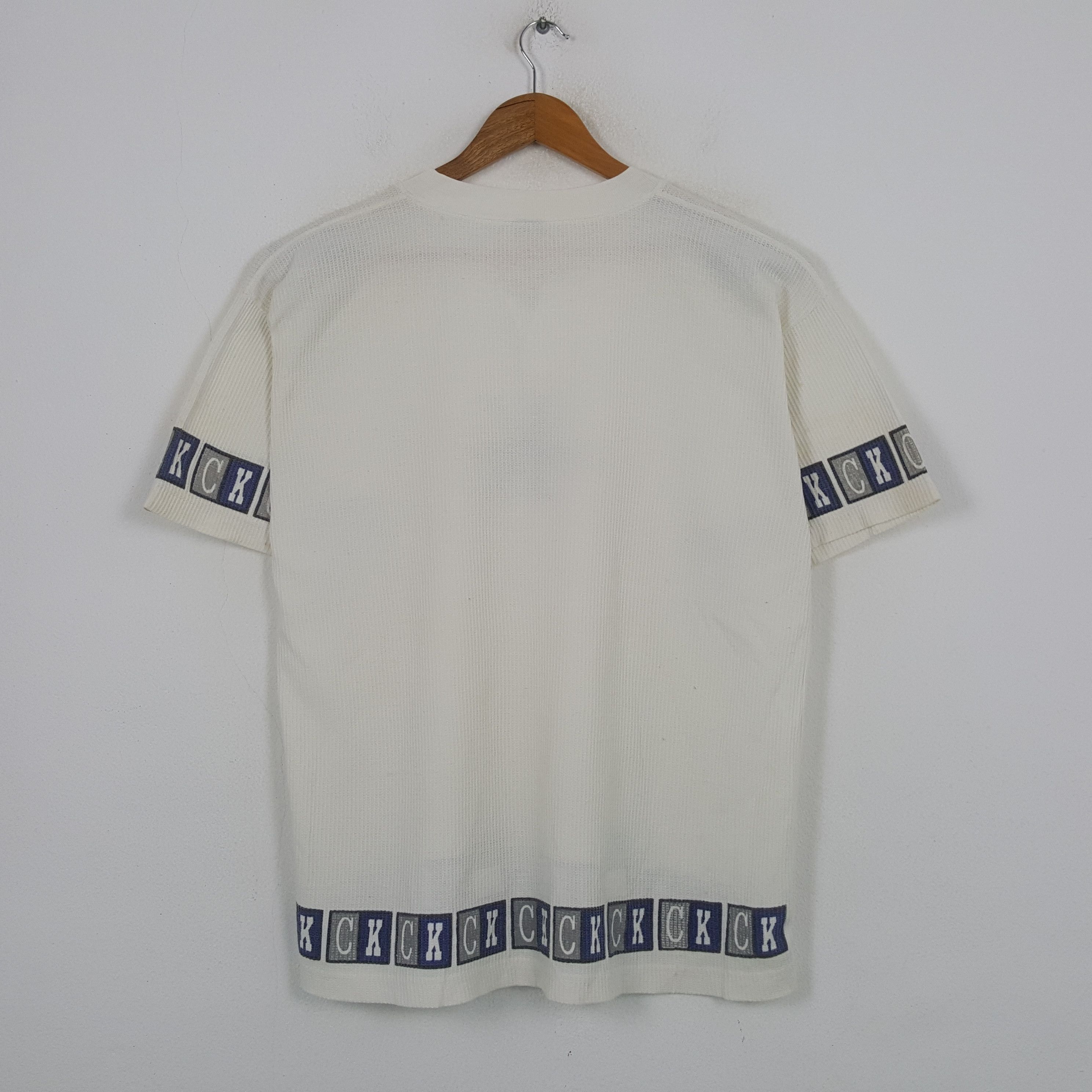 Calvin Klein Vintage Calvin Klein American Fashion Brand T-shirt RR4 Size US XL / EU 56 / 4 - 3 Thumbnail