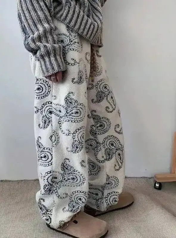 Japanese Brand Avant garde retro paisley fleece pants with tiger embroidery Size US 30 / EU 46 - 2 Thumbnail