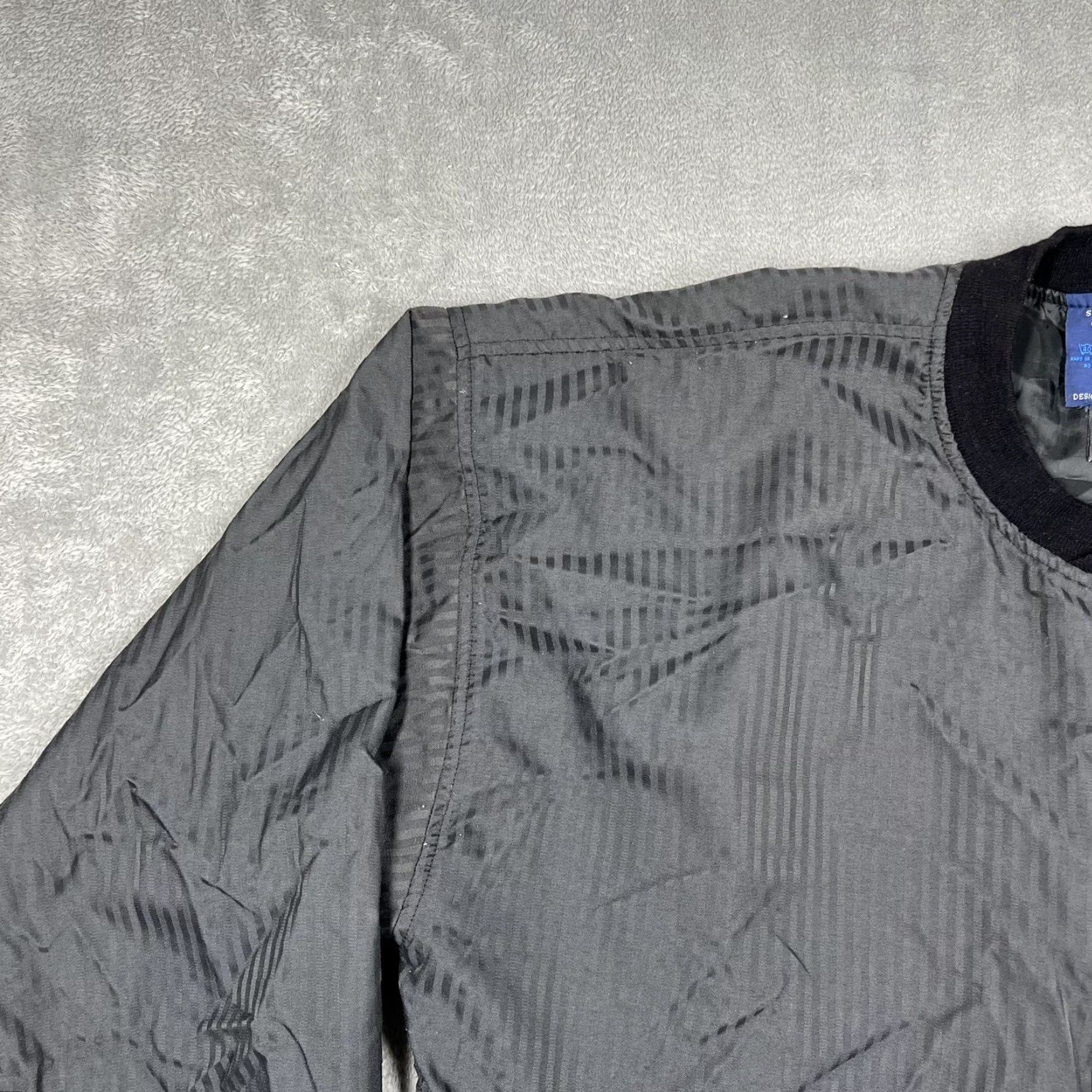 Vintage Sunderlands Mens Classic Pullover Crewneck Sweater Size Large Striped Black Gray Size US L / EU 52-54 / 3 - 4 Thumbnail