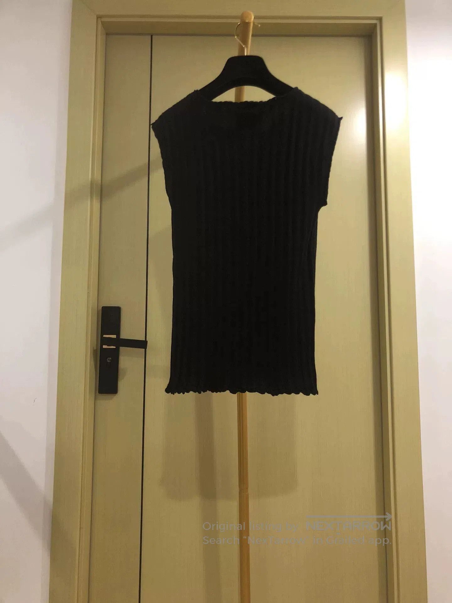 Chanel Chanel Black Sleeveless Knit Tank Top. Size S / US 4 / IT 40 - 2 Thumbnail