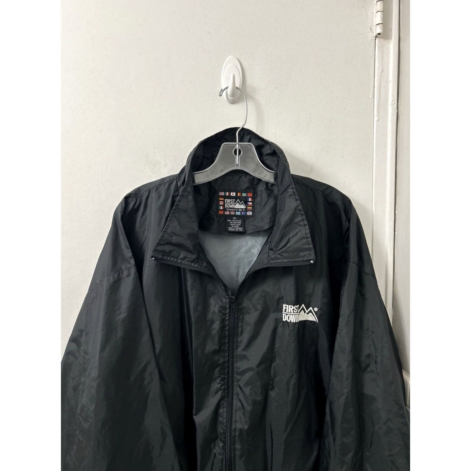 Vintage VINTAGE First Down Windbreaker Jacket Mens XL Black Full Zip" Size US XL / EU 56 / 4 - 2 Thumbnail