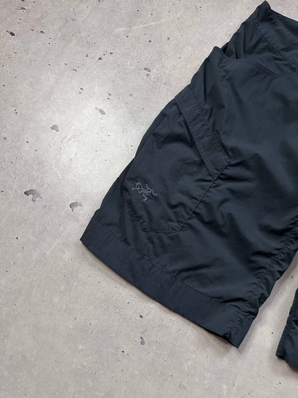 Arc'teryx Arc’teryx Men’s Nylon Hiking Shorts Lightweight Outdoor Size US 32 / EU 48 - 2 Thumbnail