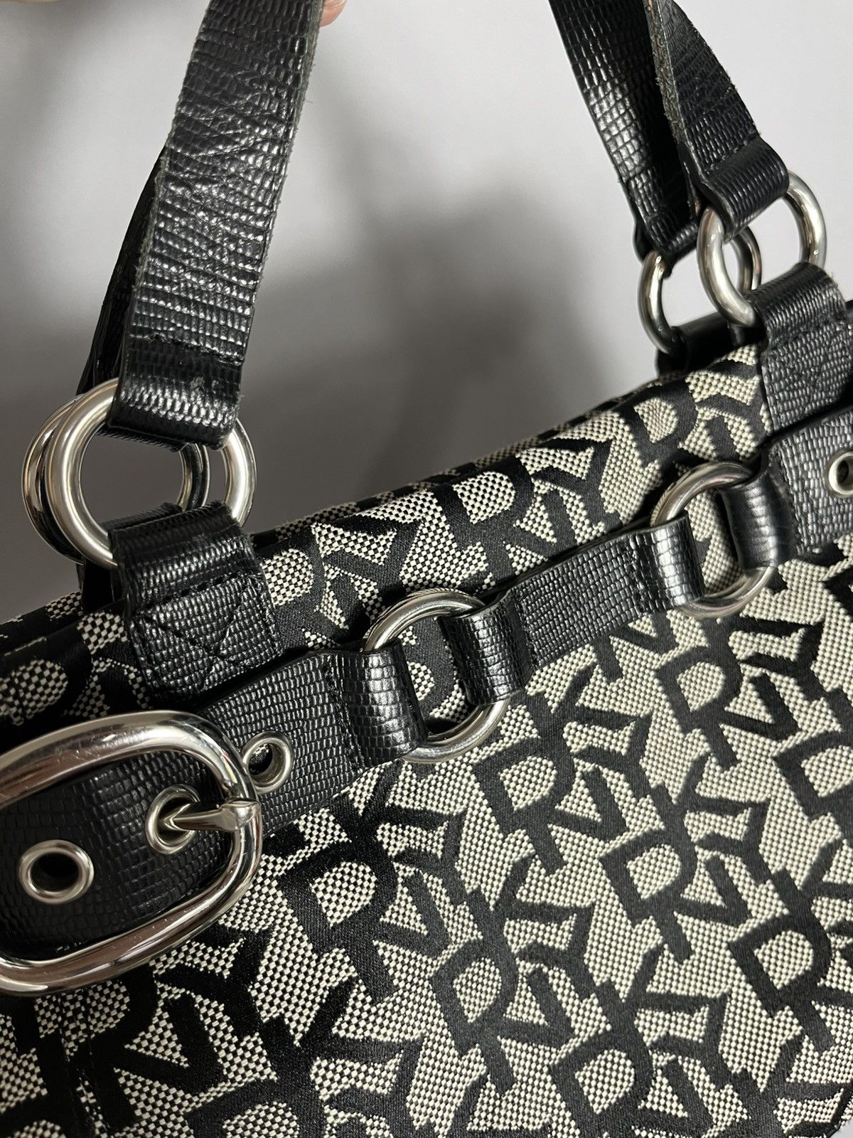 DKNY Vintage DKNY monogram bag y2k grey leather canvas Size ONE SIZE - 5 Thumbnail