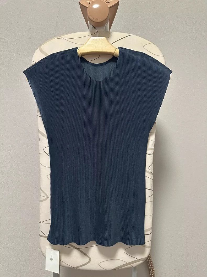 Issey Miyake Issey Miyake Pleats Please Dark Gray Top - dmc Size US M / EU 48-50 / 2 - 1 Thumbnail